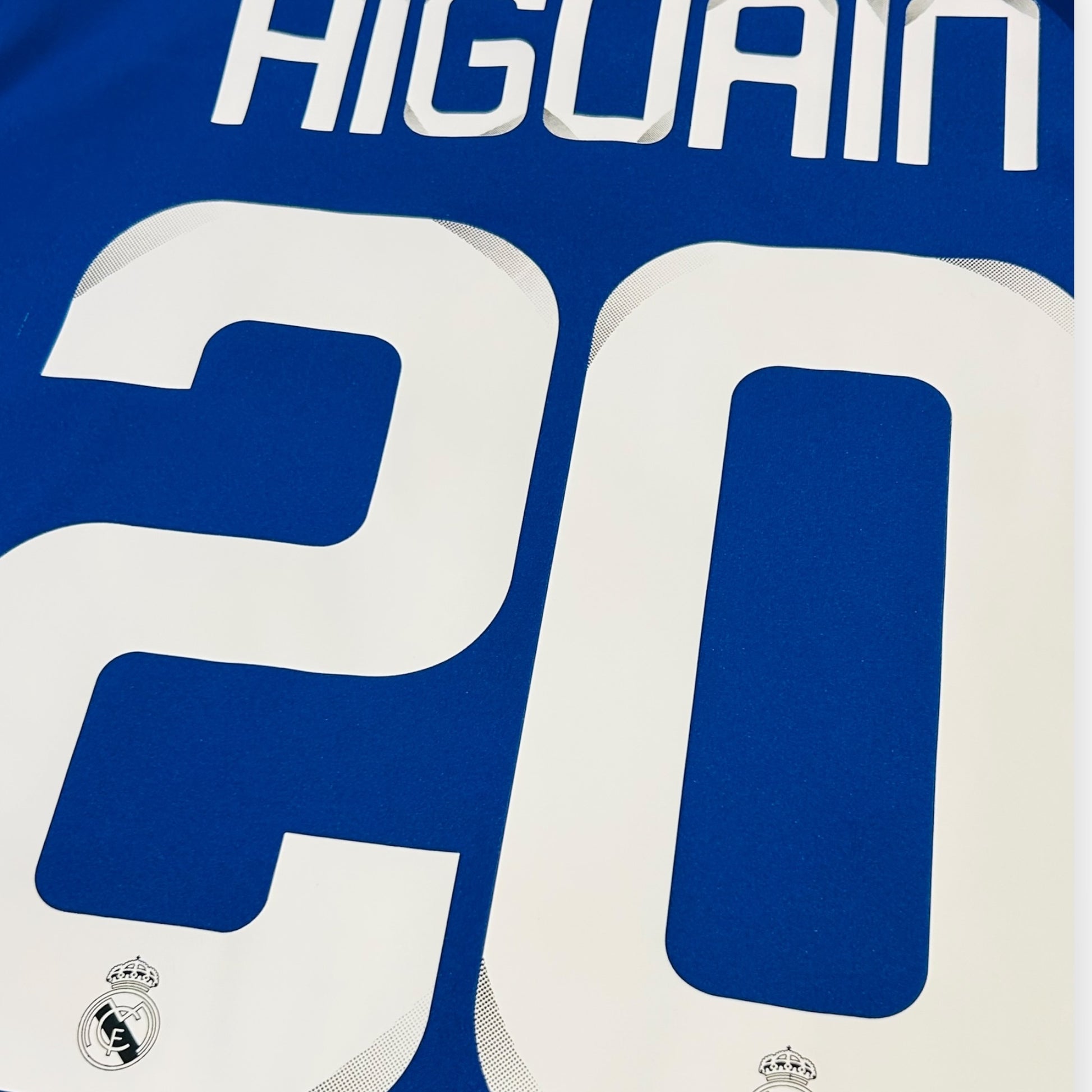 Real Madrid 2008/09 Away - Higuain 20 (Medium) - KITLAUNCH