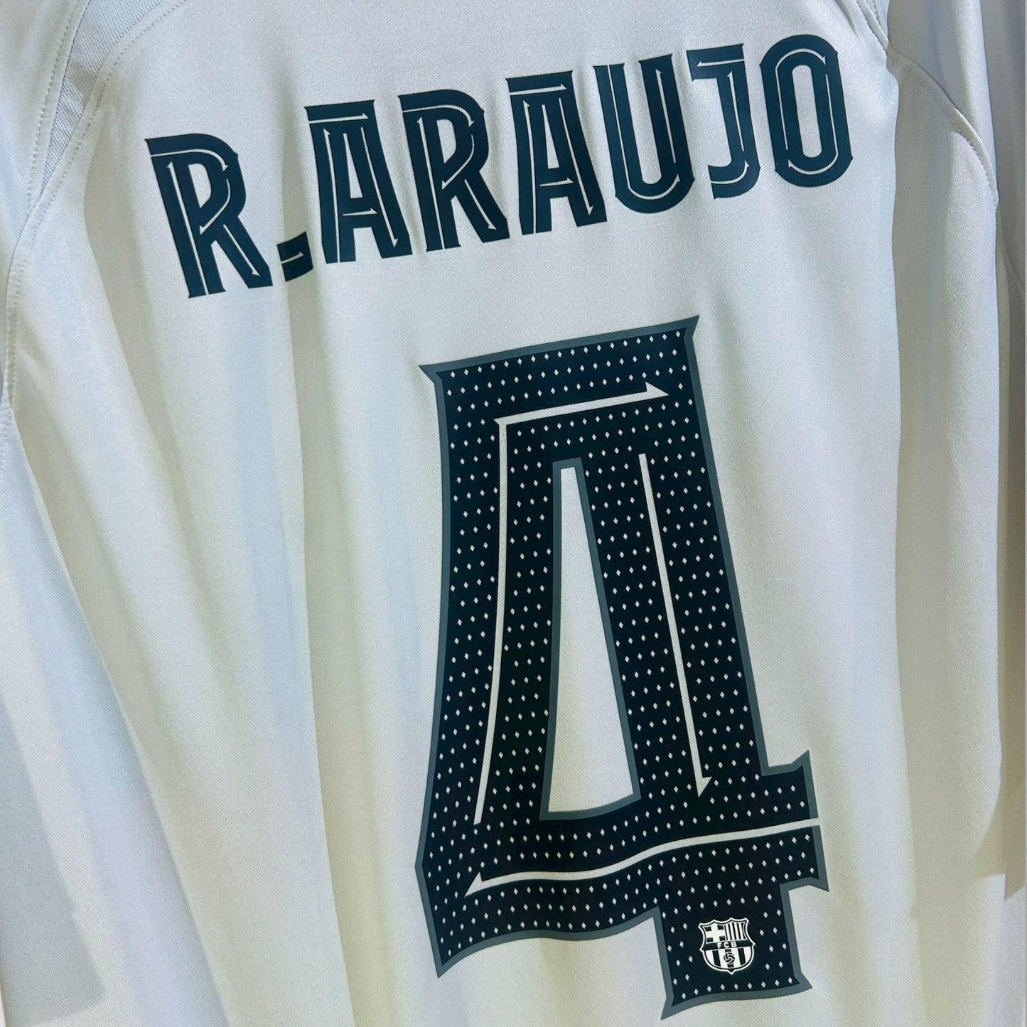 FC Barcelona 2022/23 3rd - Araujo 4 (XL)