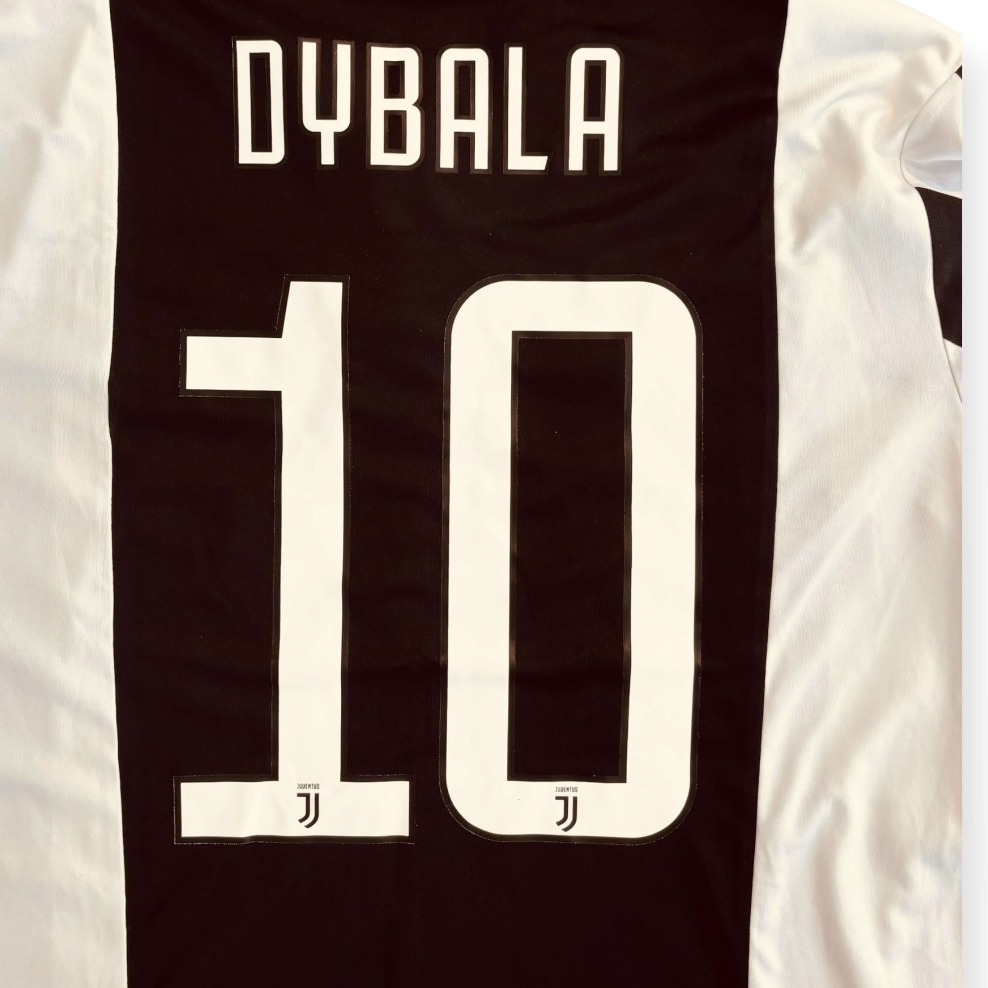 Juventus FC 2017/18 Home - Dybala 10 (Large)