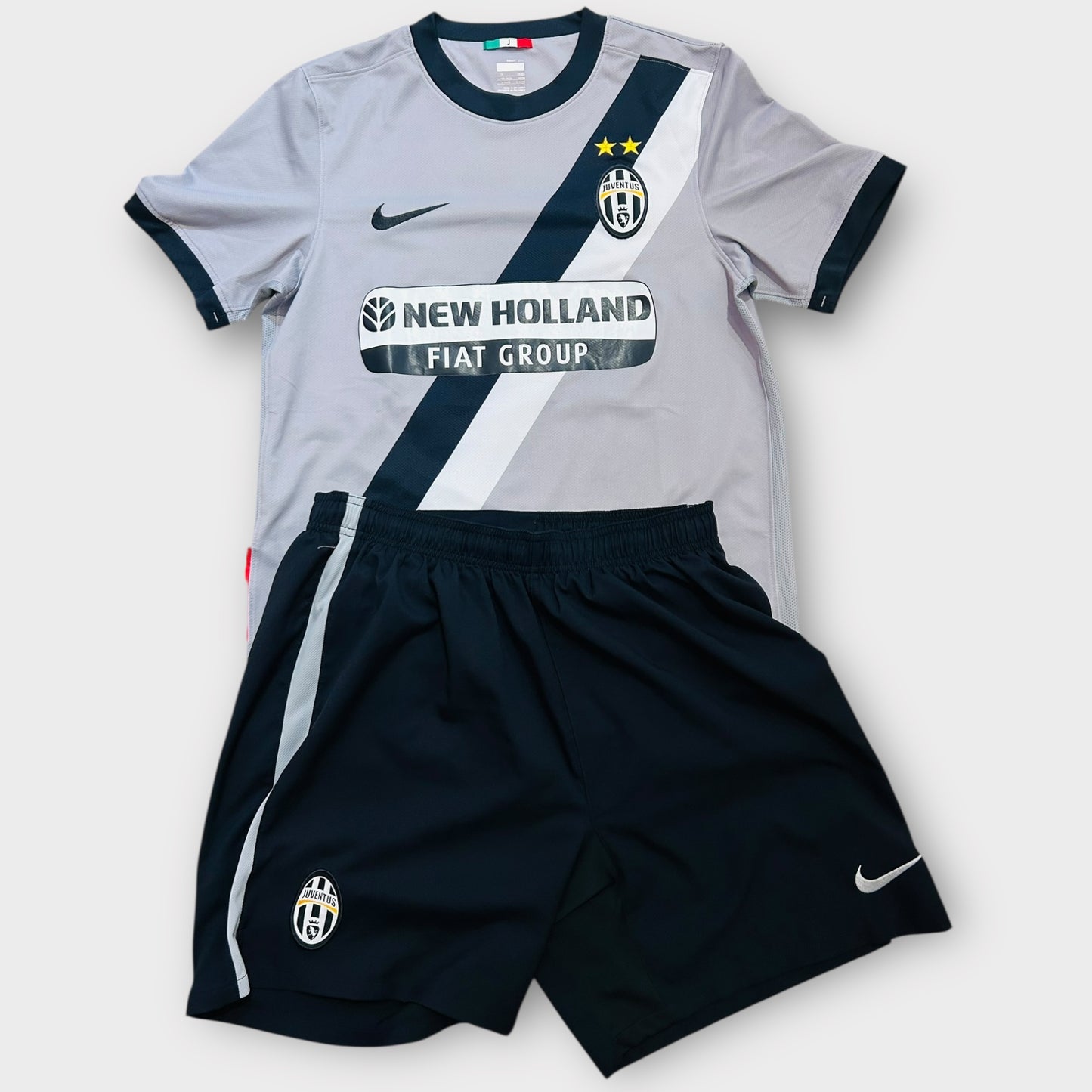 Juventus FC 2009/10 Away - Del Piero 10 (Small) + Shorts (Medium)