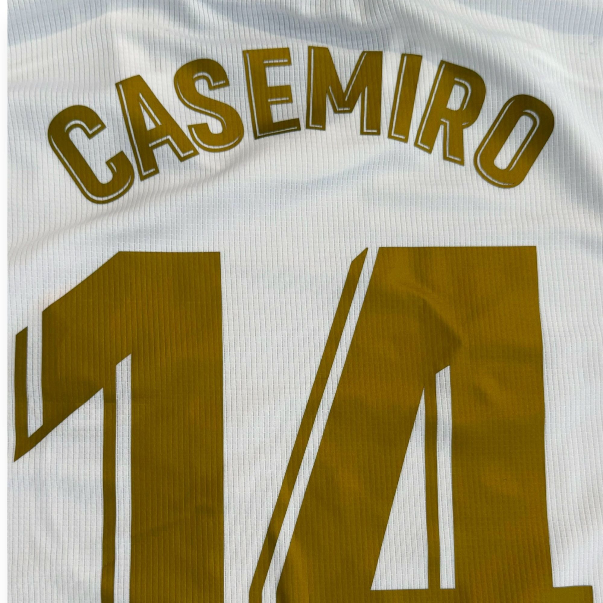 Real Madrid 2019/20 Home - Casemiro 14 (Small)
