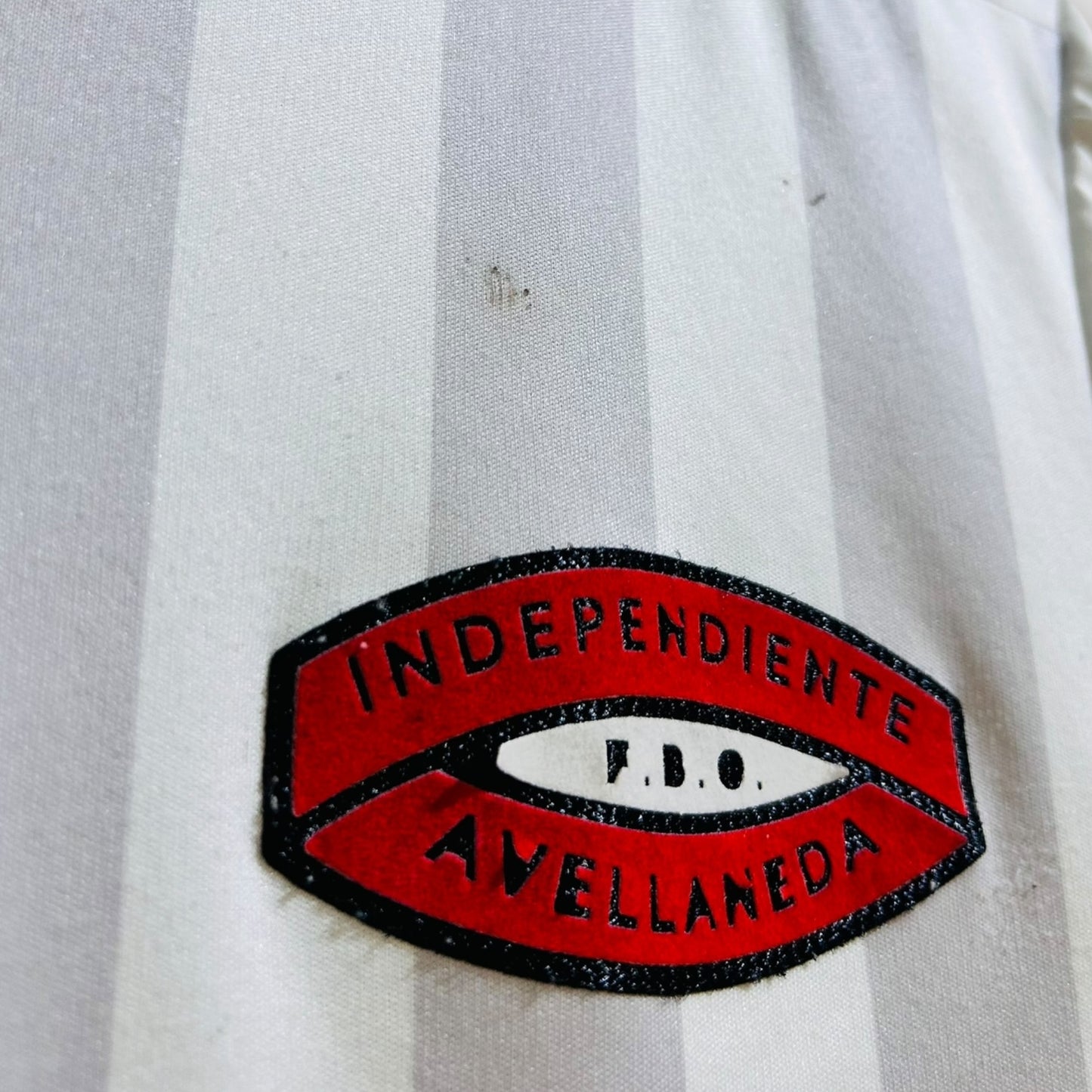 CA Independiente 2014/15 Away Shirt (Small)