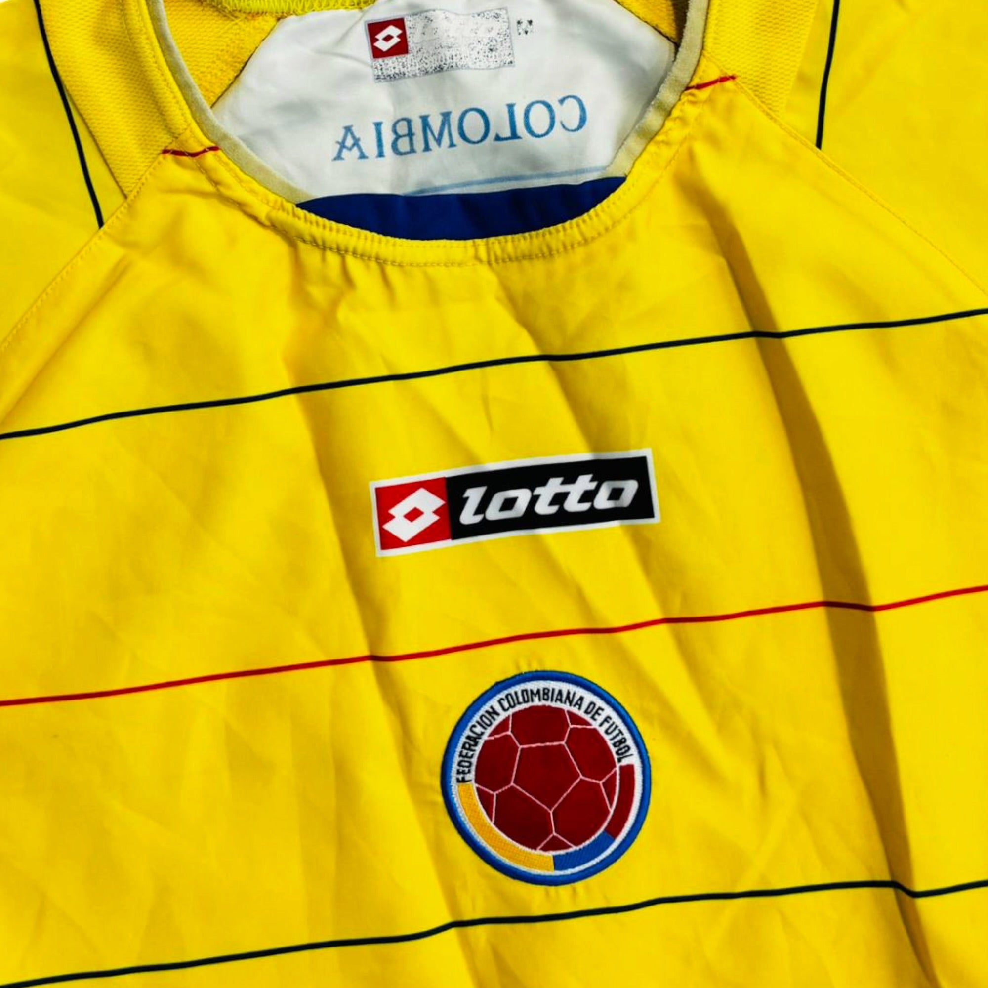 Colombia 2003 Home (Medium)