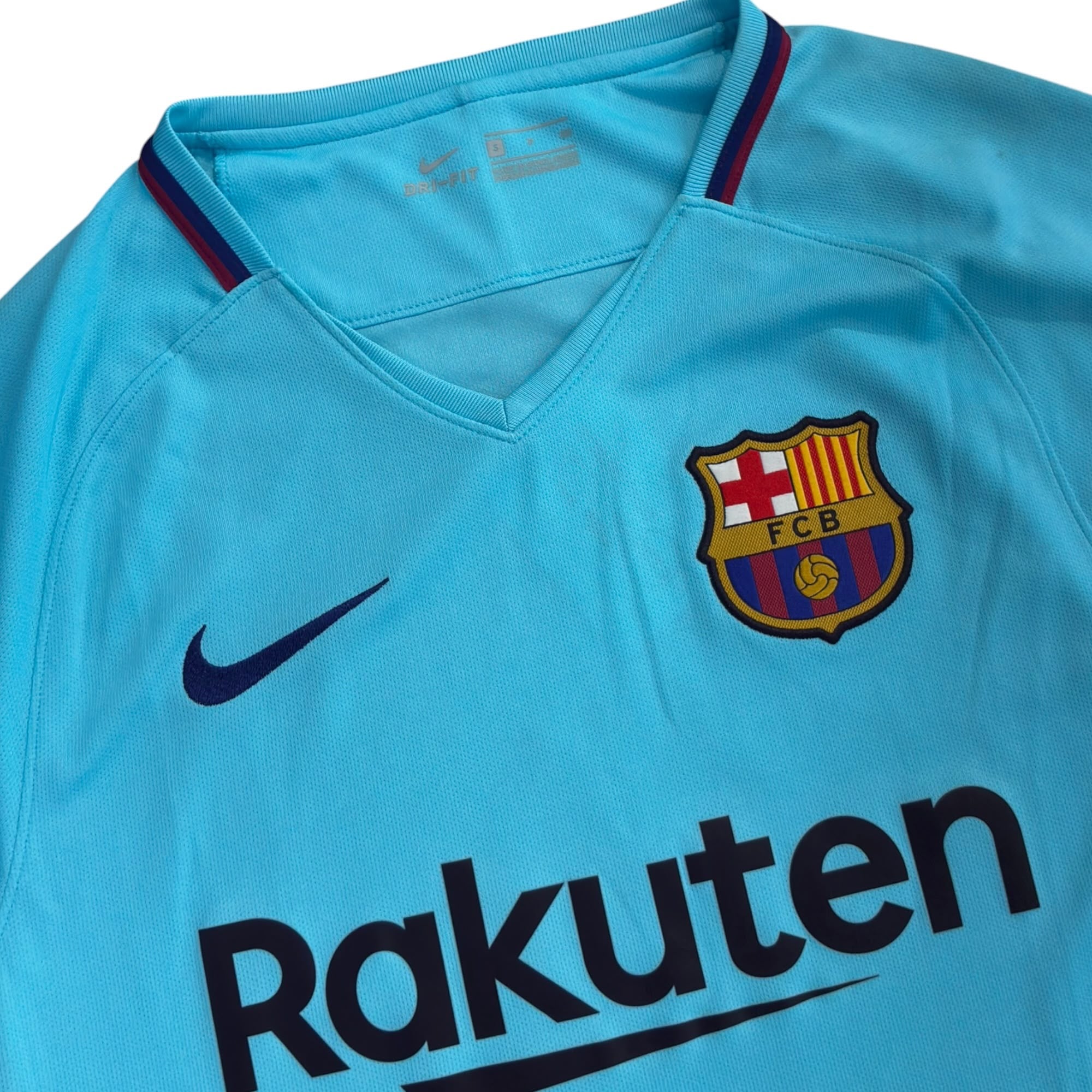 FC Barcelona 2017/18 Away - Piqué 3 (Small)