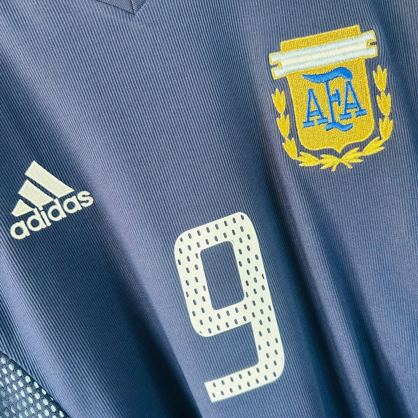 Argentina 2002 Away - Batistuta 9 (Medium)