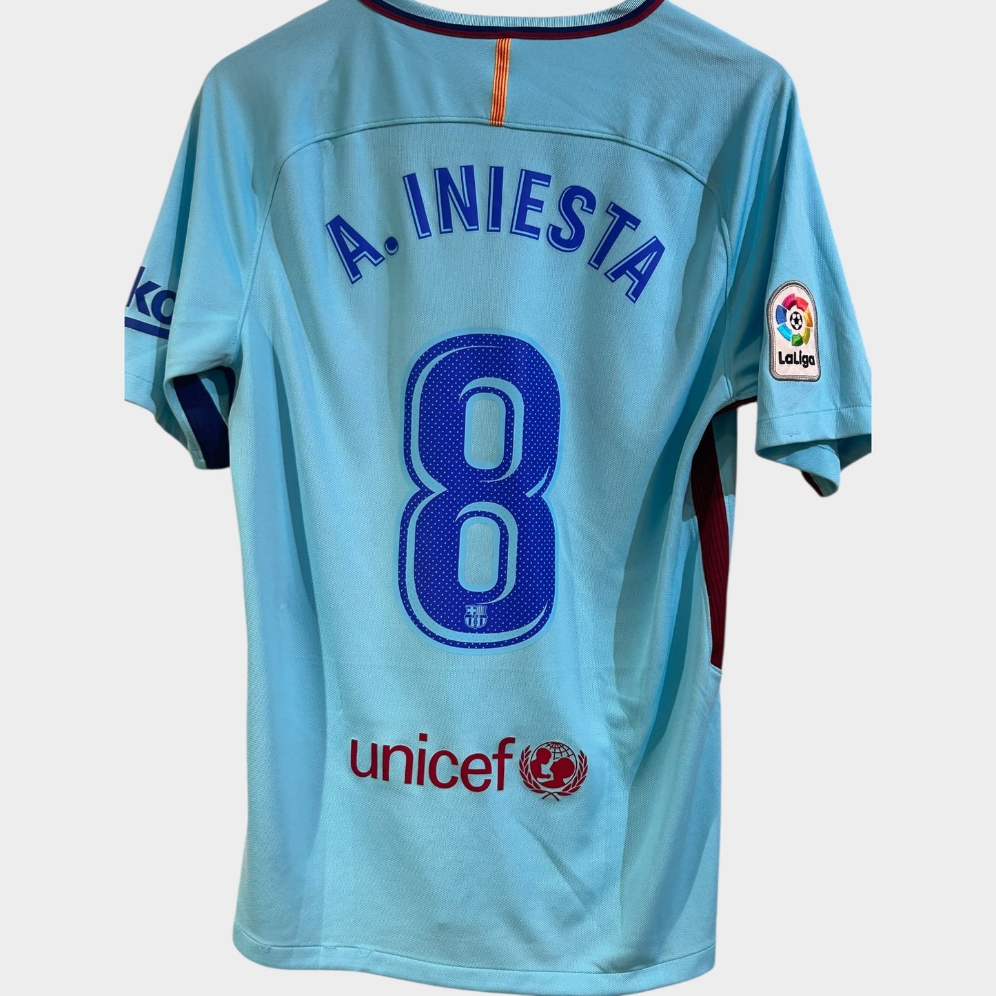 FC Barcelona 2017/18 Away - Iniesta 8 (Medium)