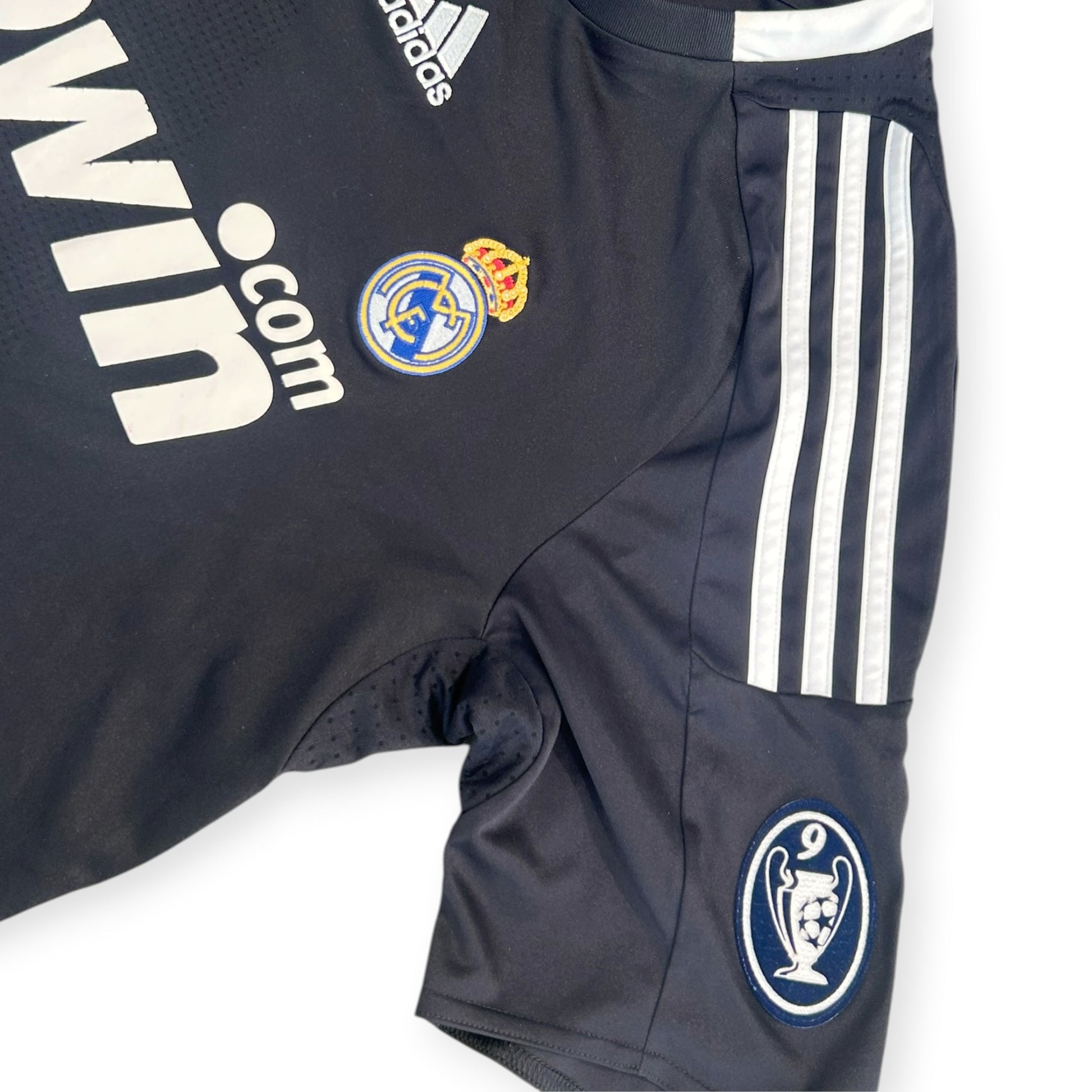 Real Madrid 2008/09 Away - v. Nistelrooy 17 (Medium) - KITLAUNCH