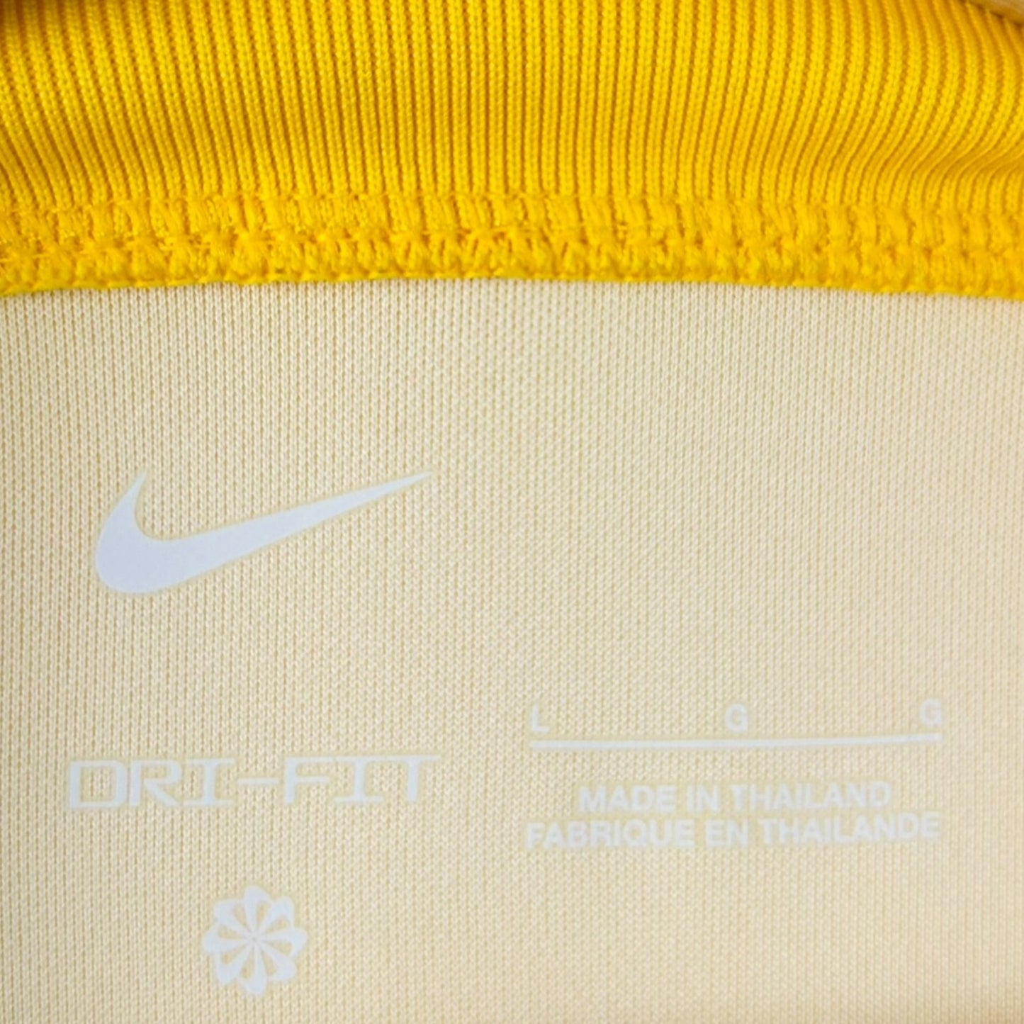 FC Barcelona 2022/25 4th - Pedri 8 (Large)