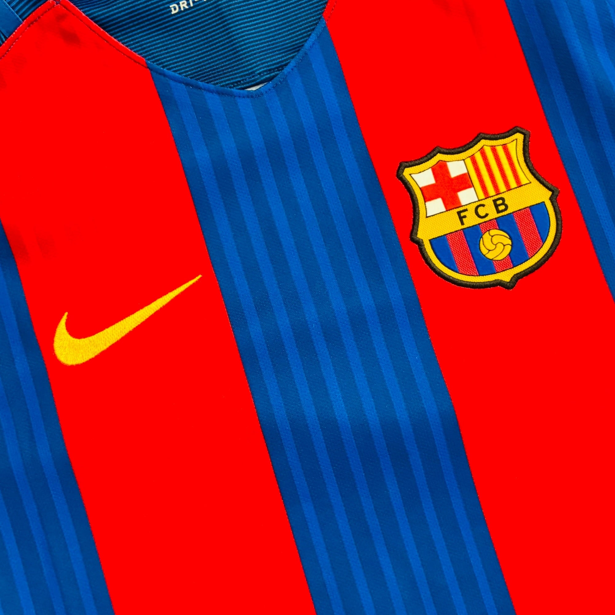 FC Barcelona 2016/17 Home - Neymar 11 (Medium)