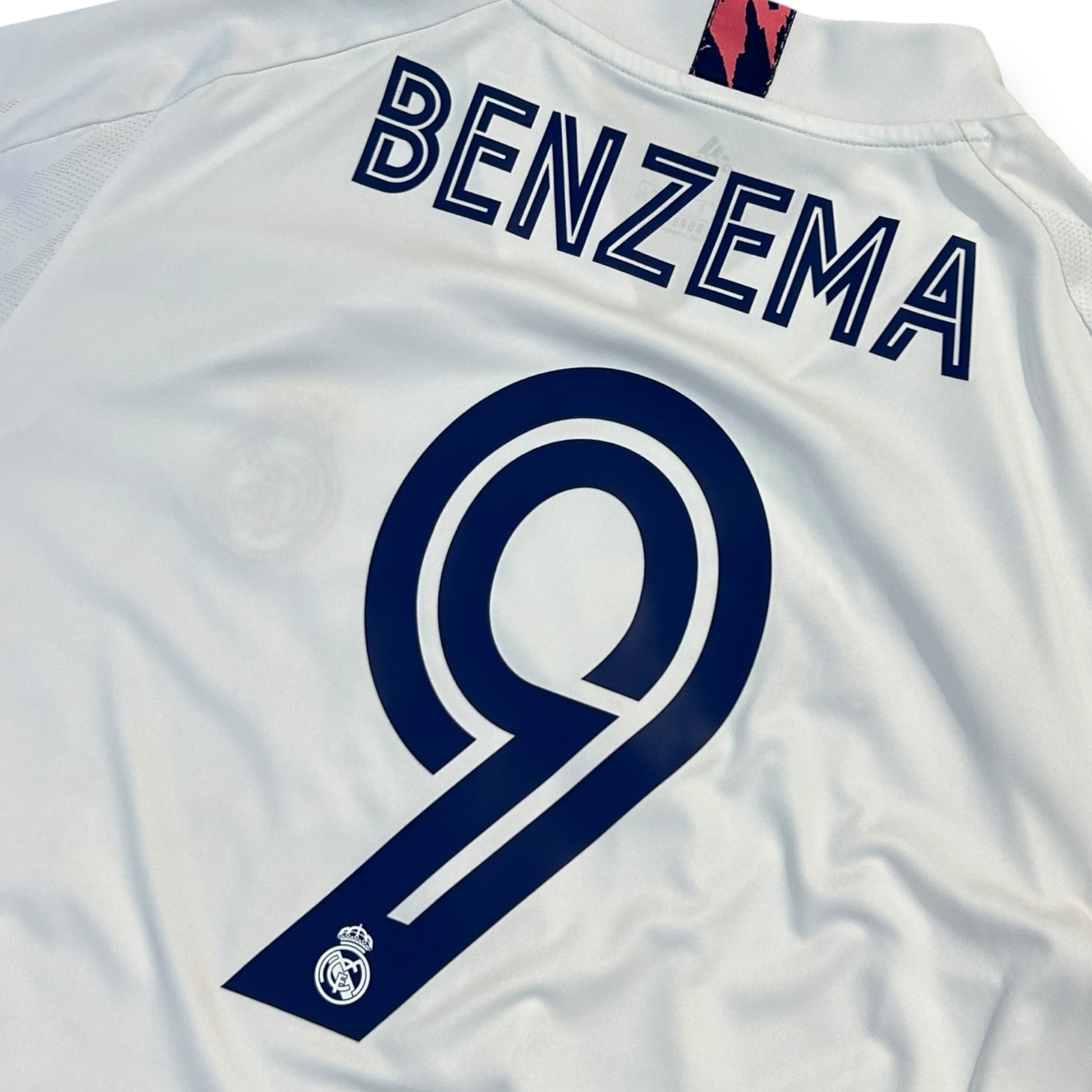 Real Madrid 2020/21 Home - Benzema 9 (Large) - KITLAUNCH