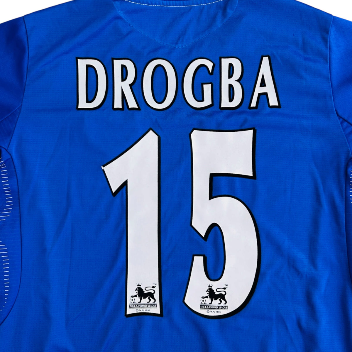 Chelsea 2005/06 Home - Drogba 15 (Medium)