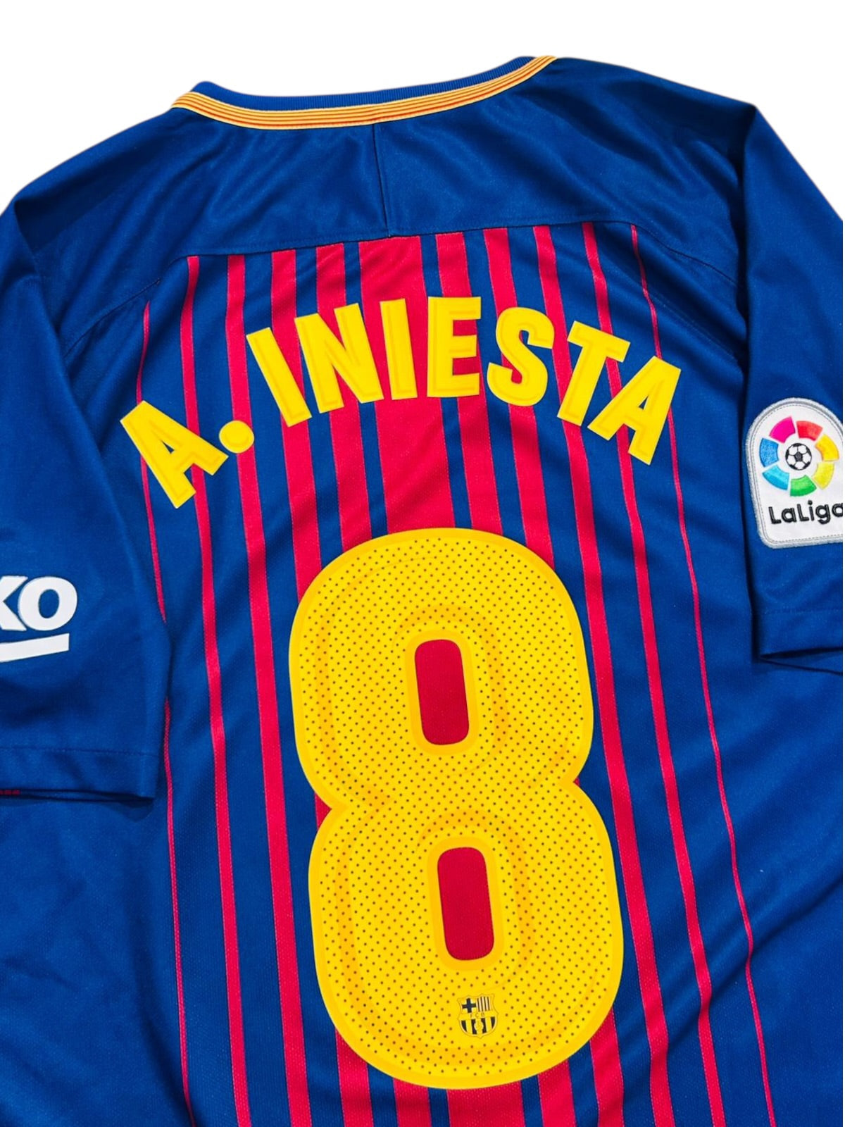 FC Barcelona 2017/18 Home - A. Iniesta 8 (Medium)
