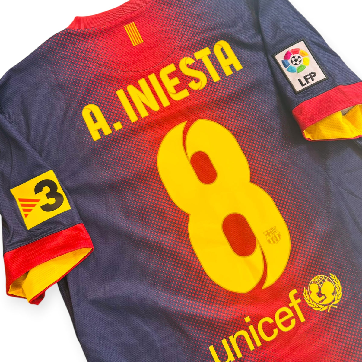 FC Barcelona 2012/13 Home - Iniesta 8 (Medium)