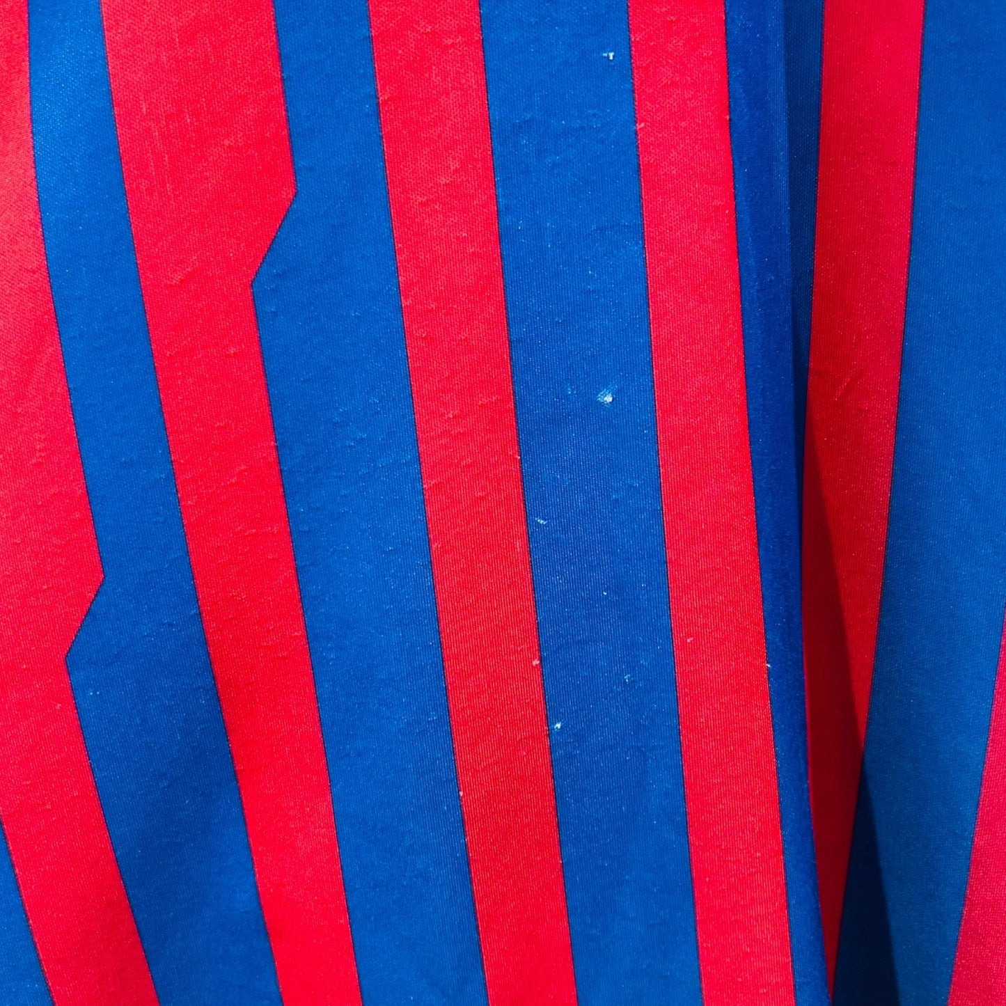 FC Barcelona 2011/12 Home - Iniesta 8 (Medium)