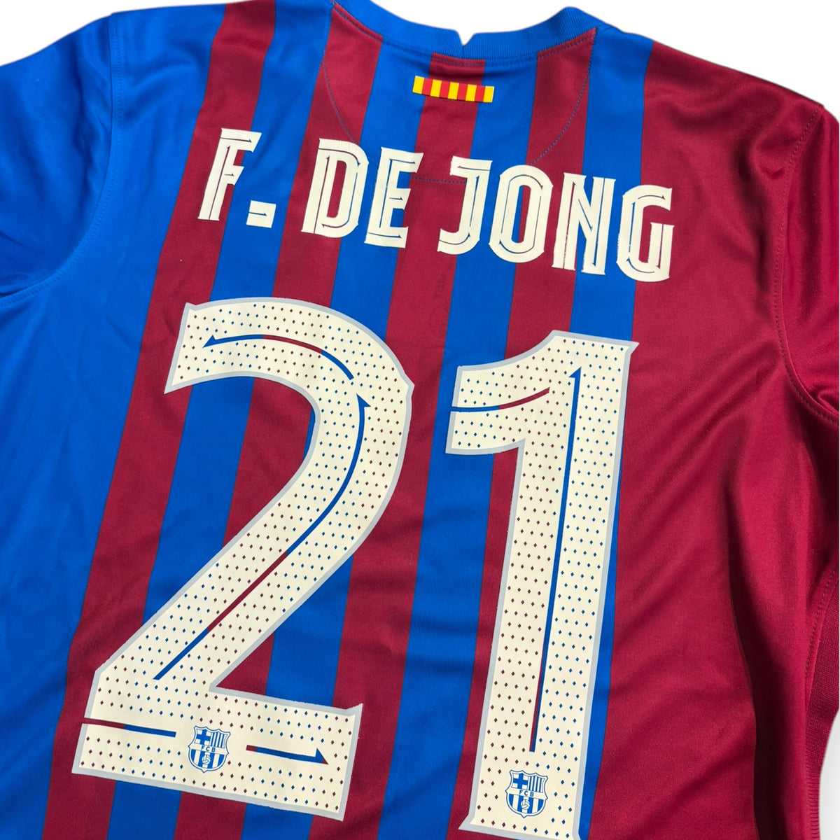 FC Barcelona 2021/22 Home - F. De Jong 21 (Womens Large) - KITLAUNCH