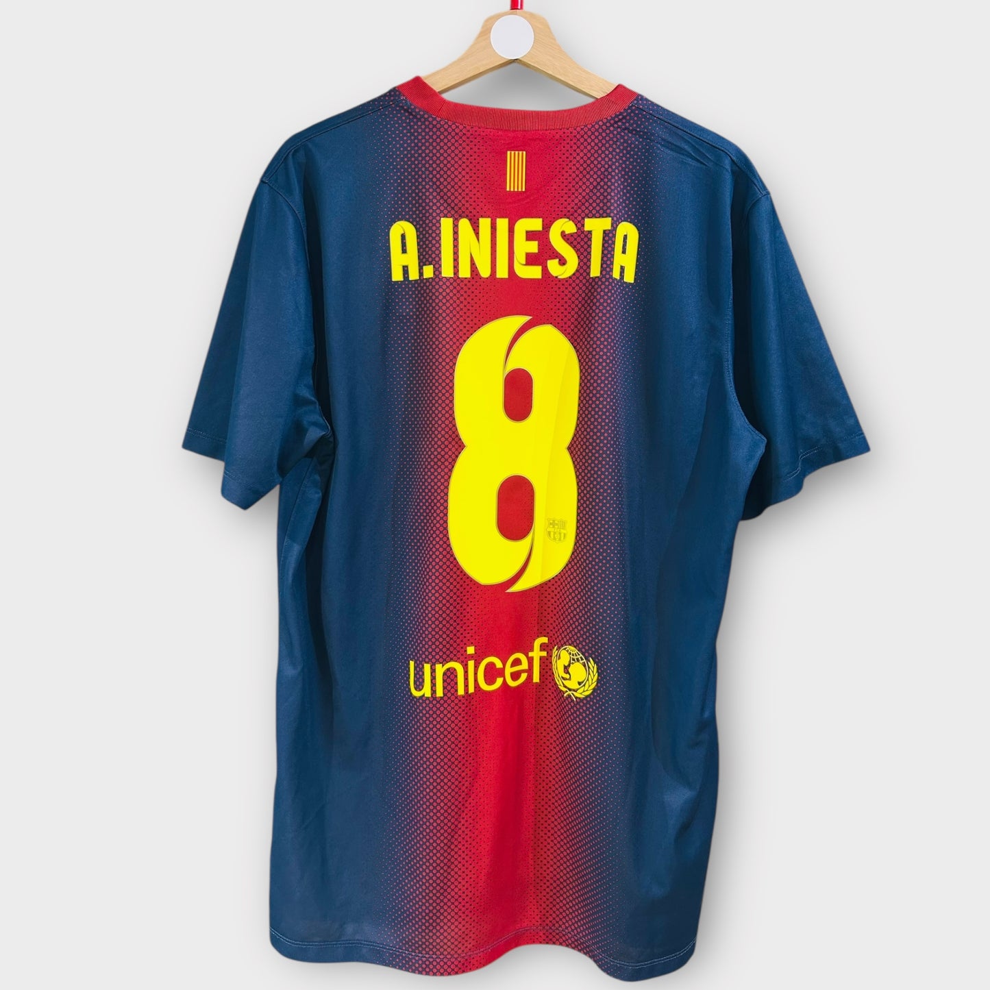 FC Barcelona 2012/13 Home - Iniesta 8 (Large)