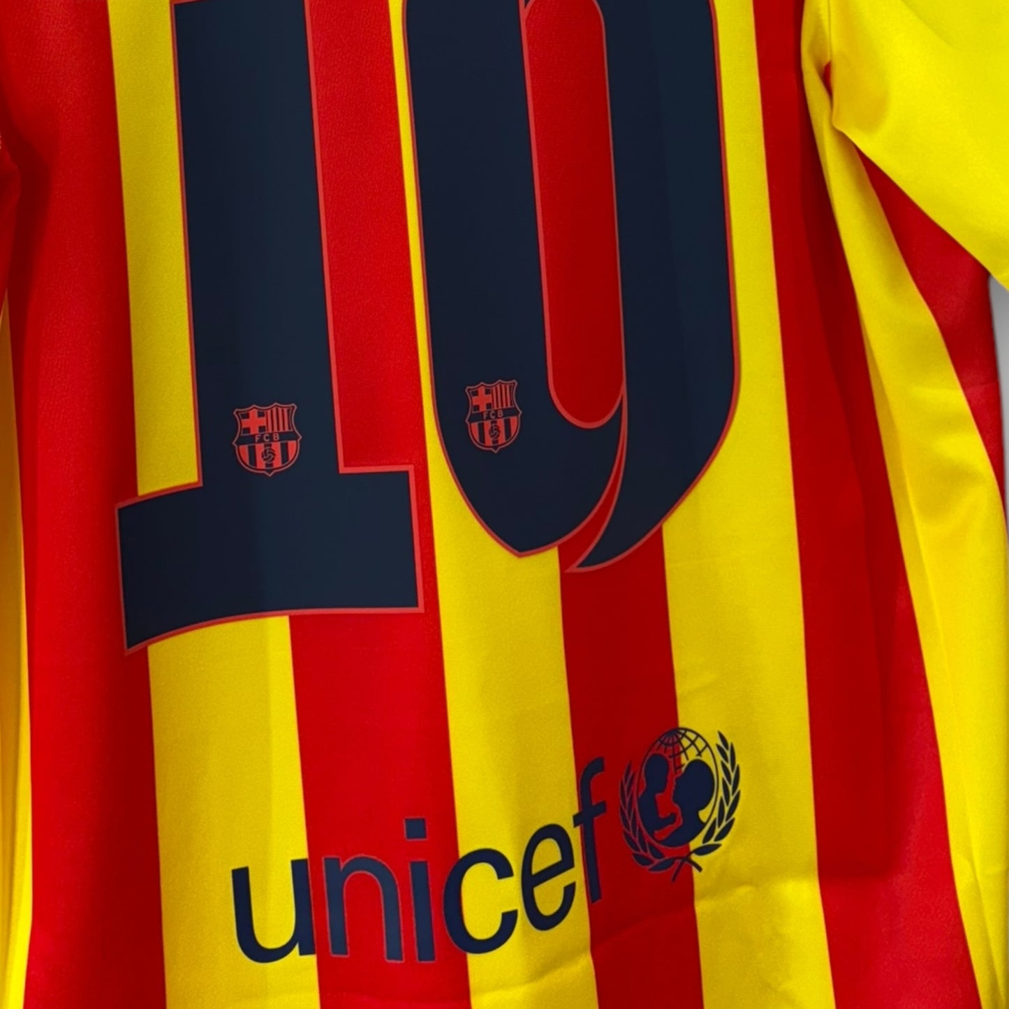 FC Barcelona 2013/14 Away Senyera -  Messi 10 (Multiple Sizes)