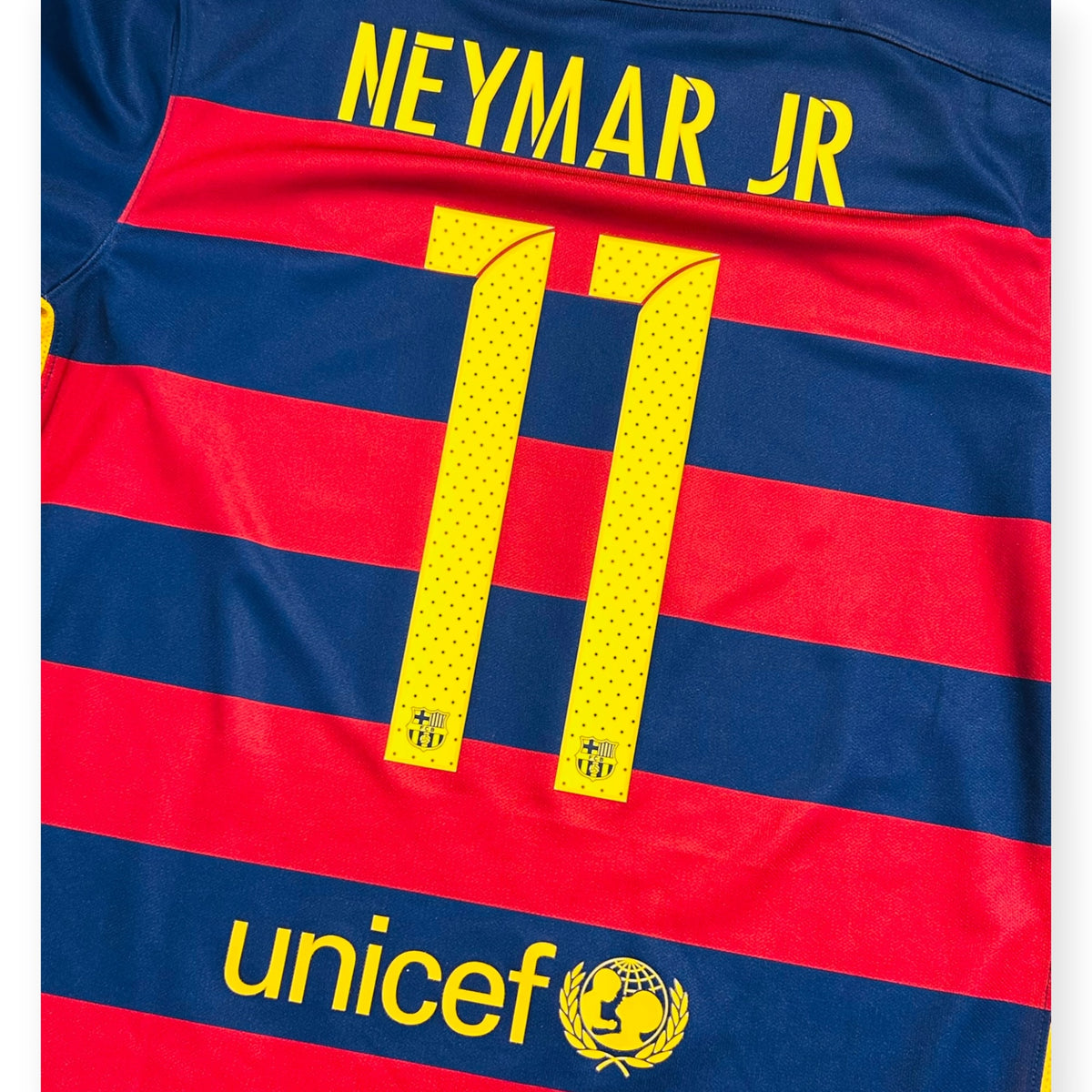 FC Barcelona 2015/16 Home - Neymar Jr 11 (Medium) - KITLAUNCH