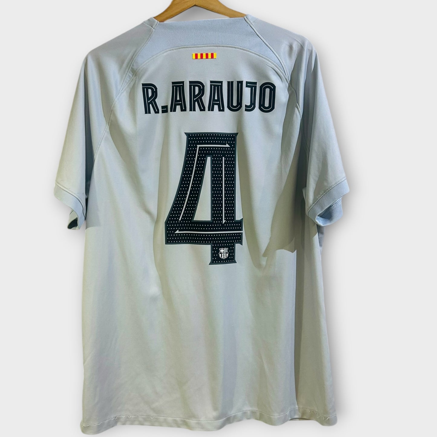 FC Barcelona 2022/23 3rd - Araujo 4 (XL)