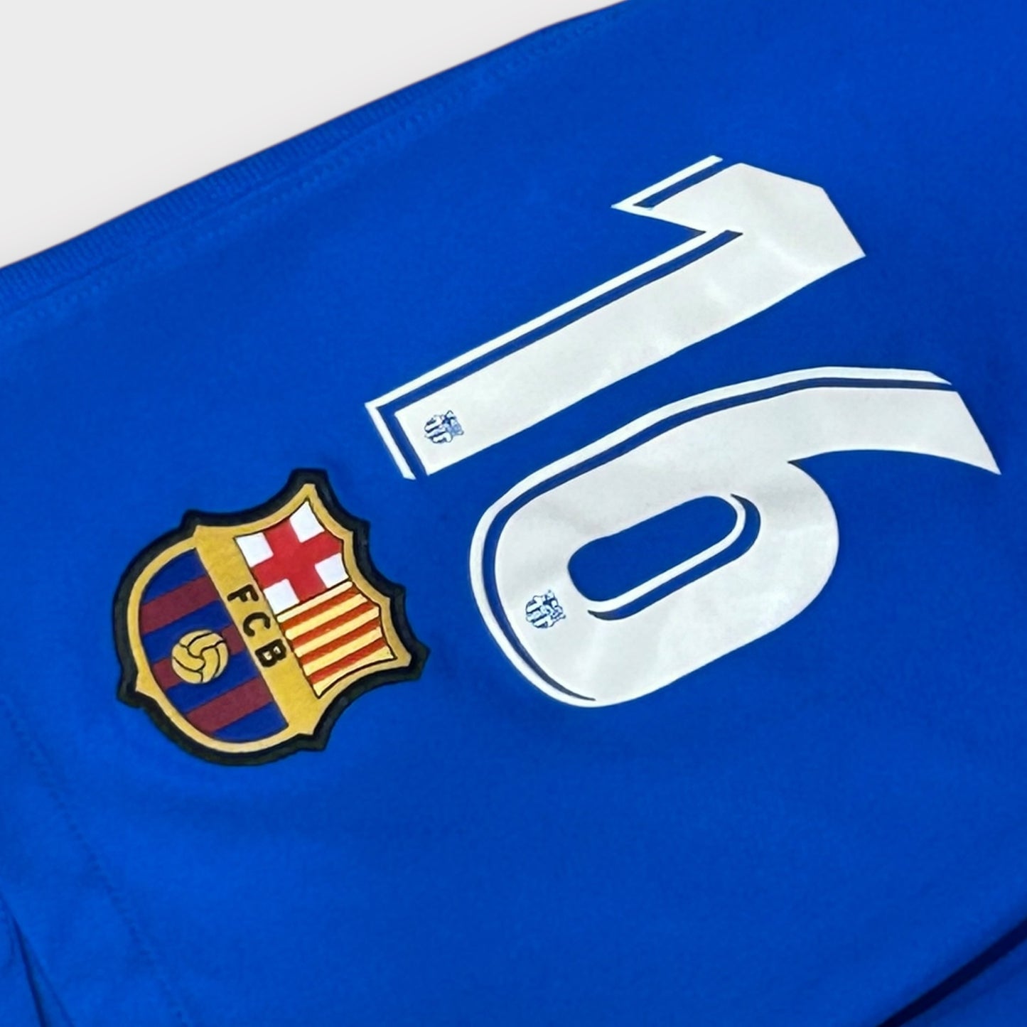 FC Barcelona 2021/22 Home + Shorts - Pedri 16 (Small)
