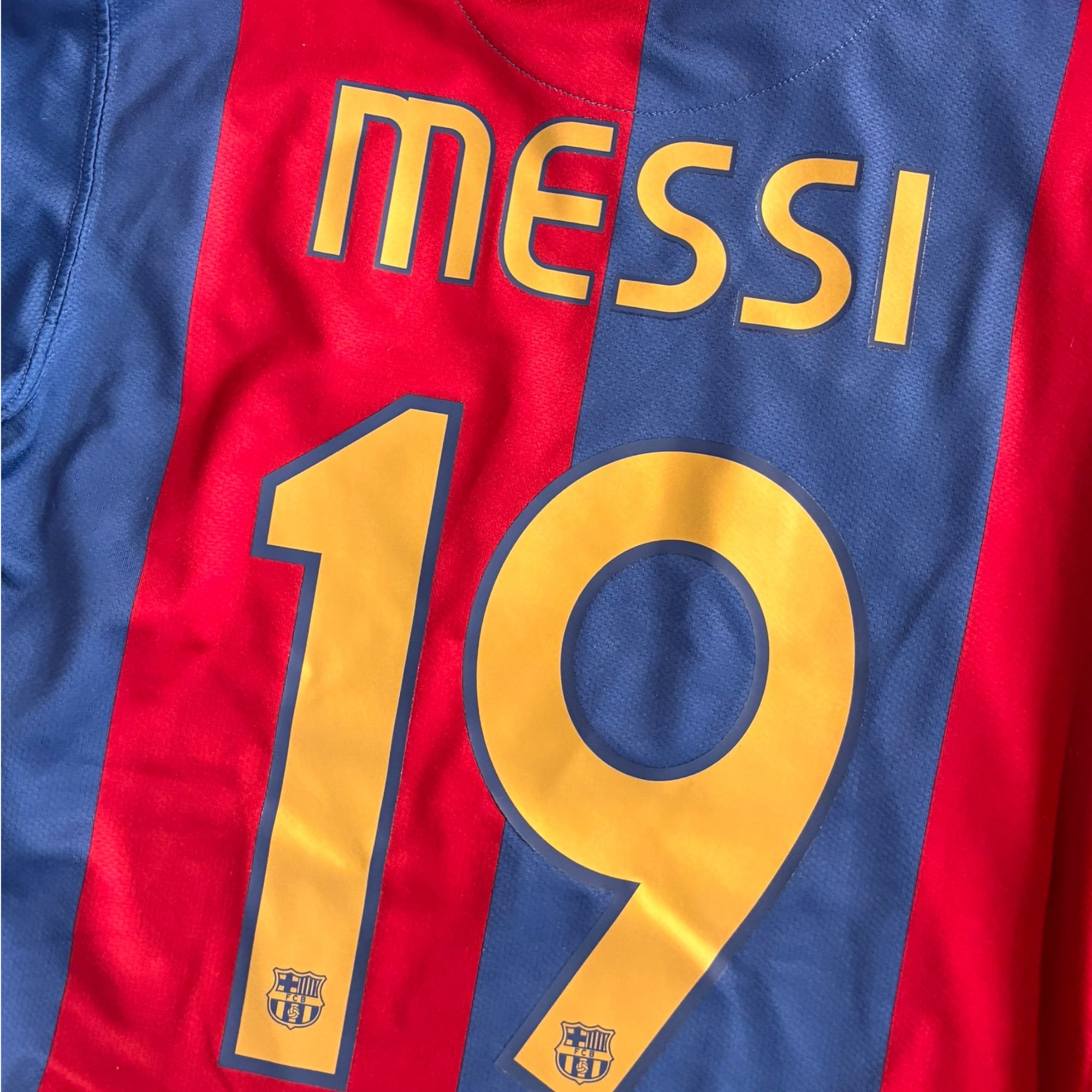 FC Barcelona 2006/07 Home - Messi 19 (Small)