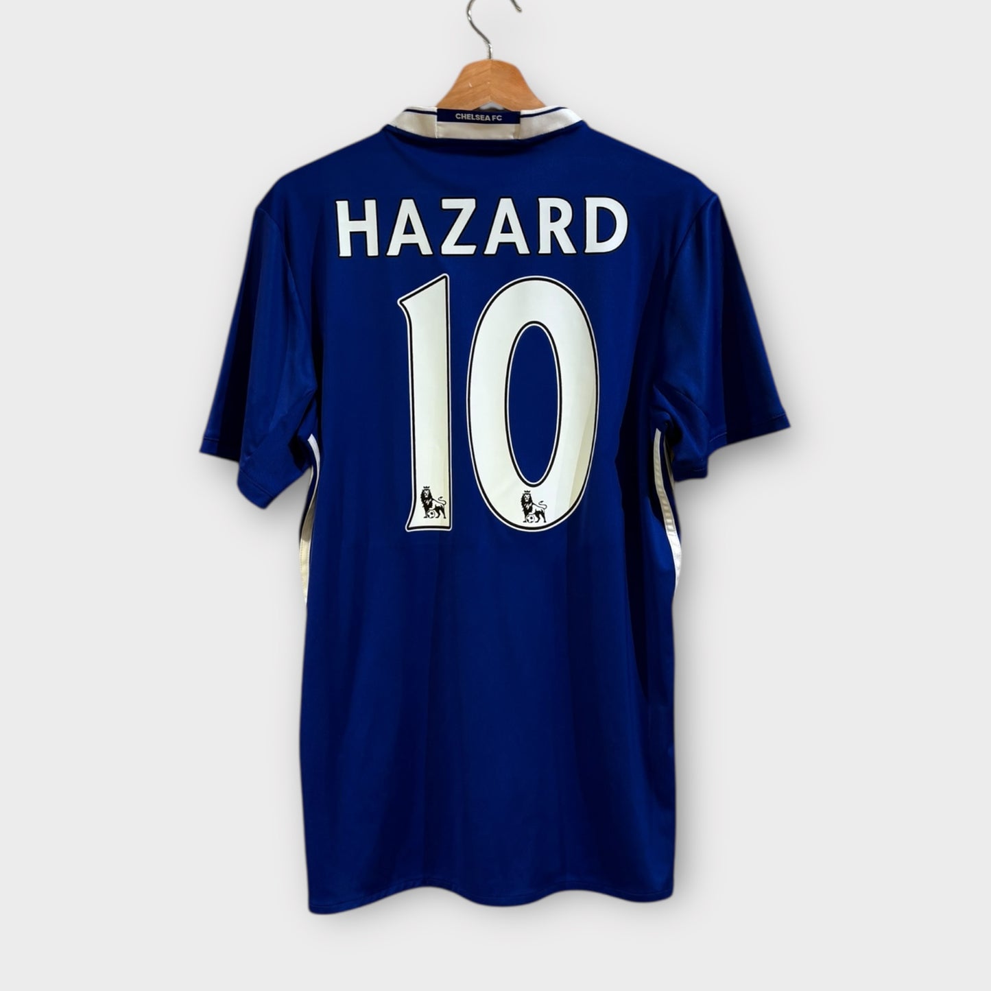 Chelsea 2016/17 Home - Hazard 10 (Medium)