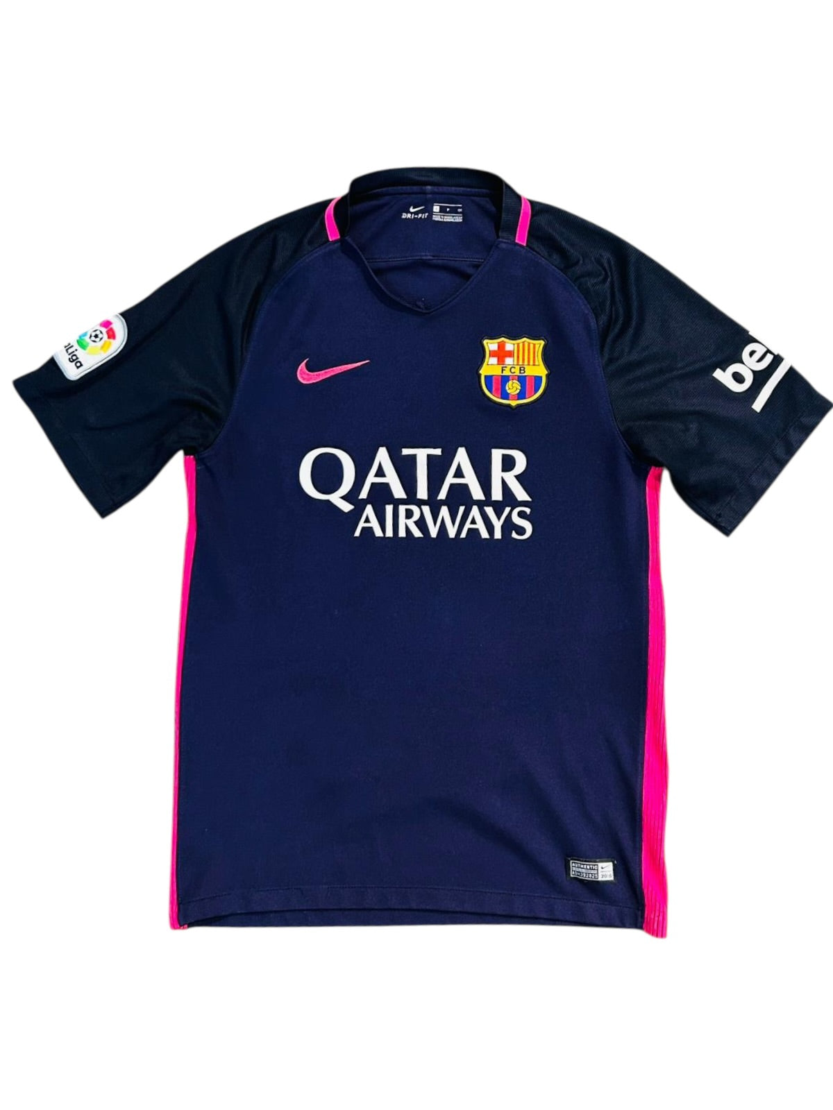 FC Barcelona 2016/17 Away - A. Iniesta 8 (Small)