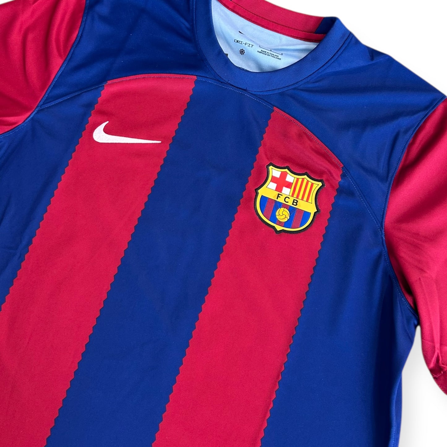 FC Barcelona 2023/24 Home *Brand New* - Cubarsí 33 (Large) - KITLAUNCH
