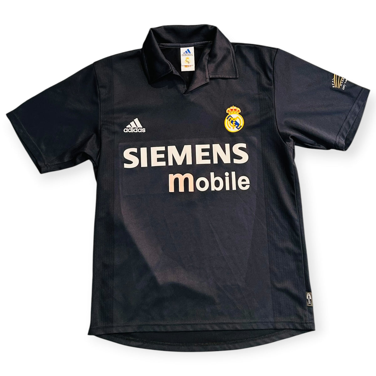 Real Madrid 2002/03 Away - R. Carlos 3 (Small) - KITLAUNCH