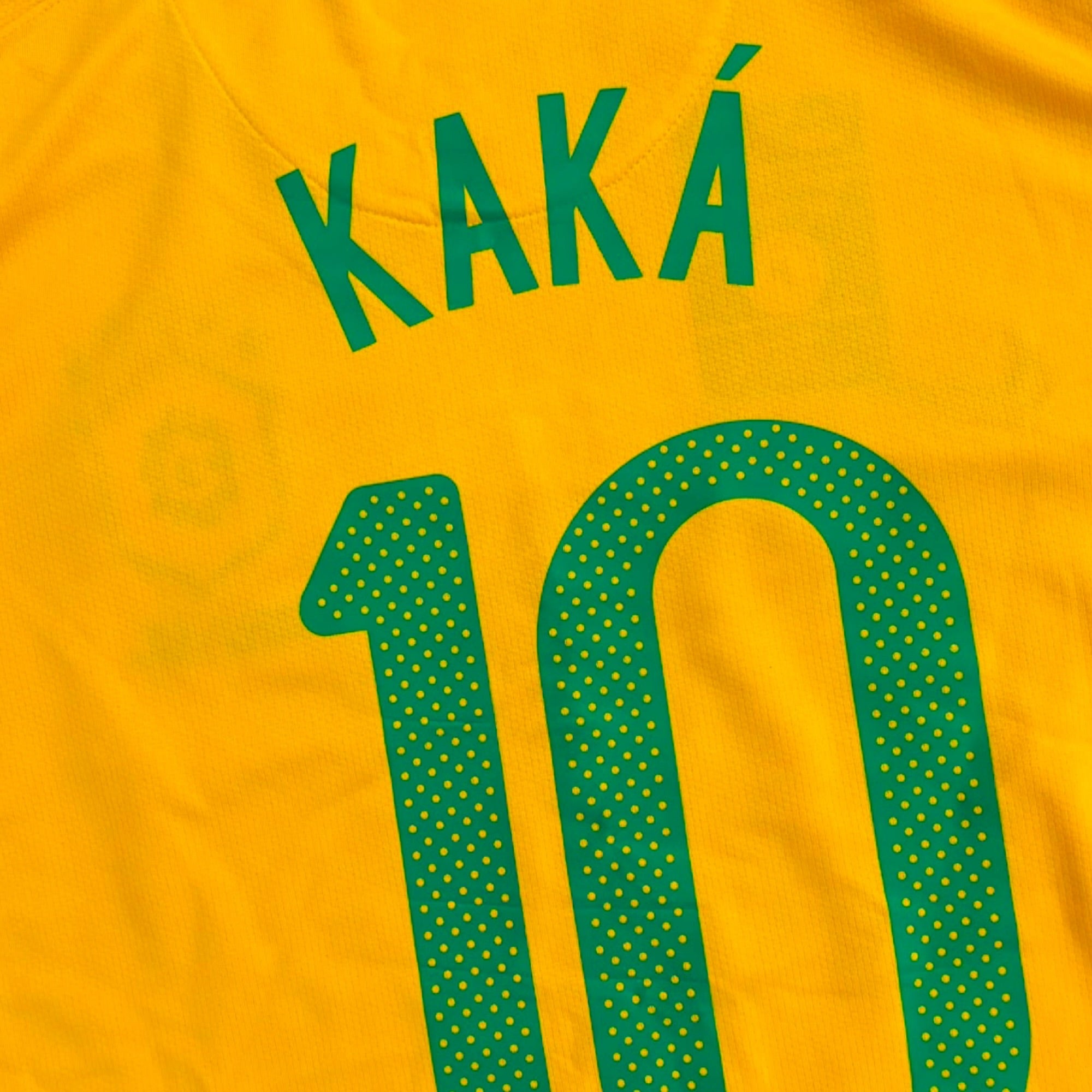 Brazil 2010 Home - Kaká 10 (Medium)