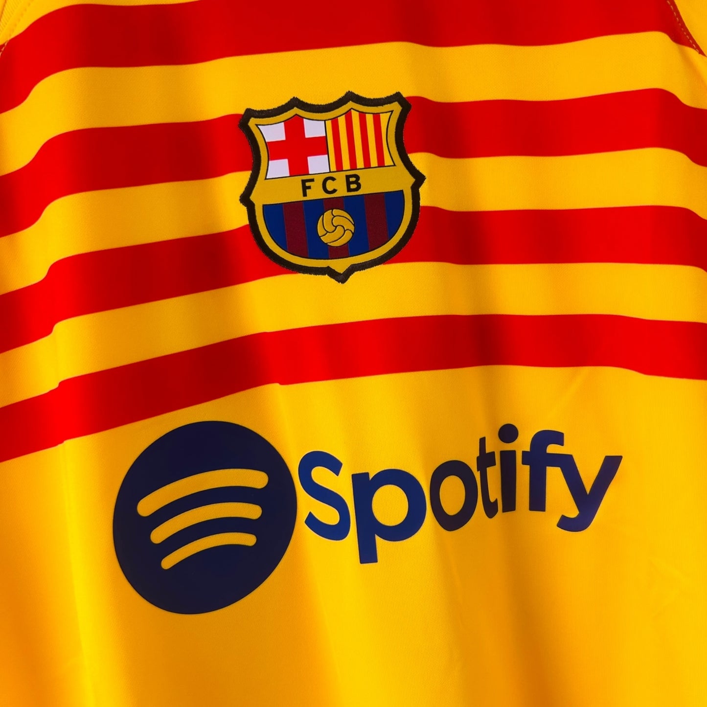 FC Barcelona 2023/24 Senyera 4th - Pedri 8 *NEW* (XL)