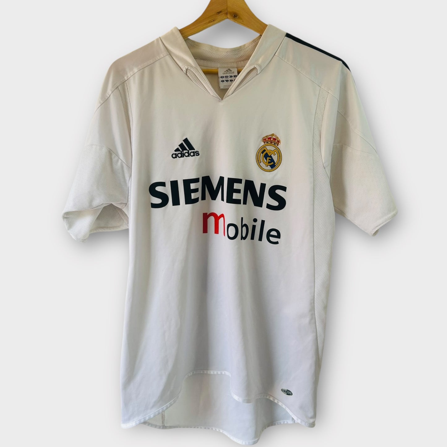Real Madrid  2004/05 Home - R. Carlos 3 (Small)