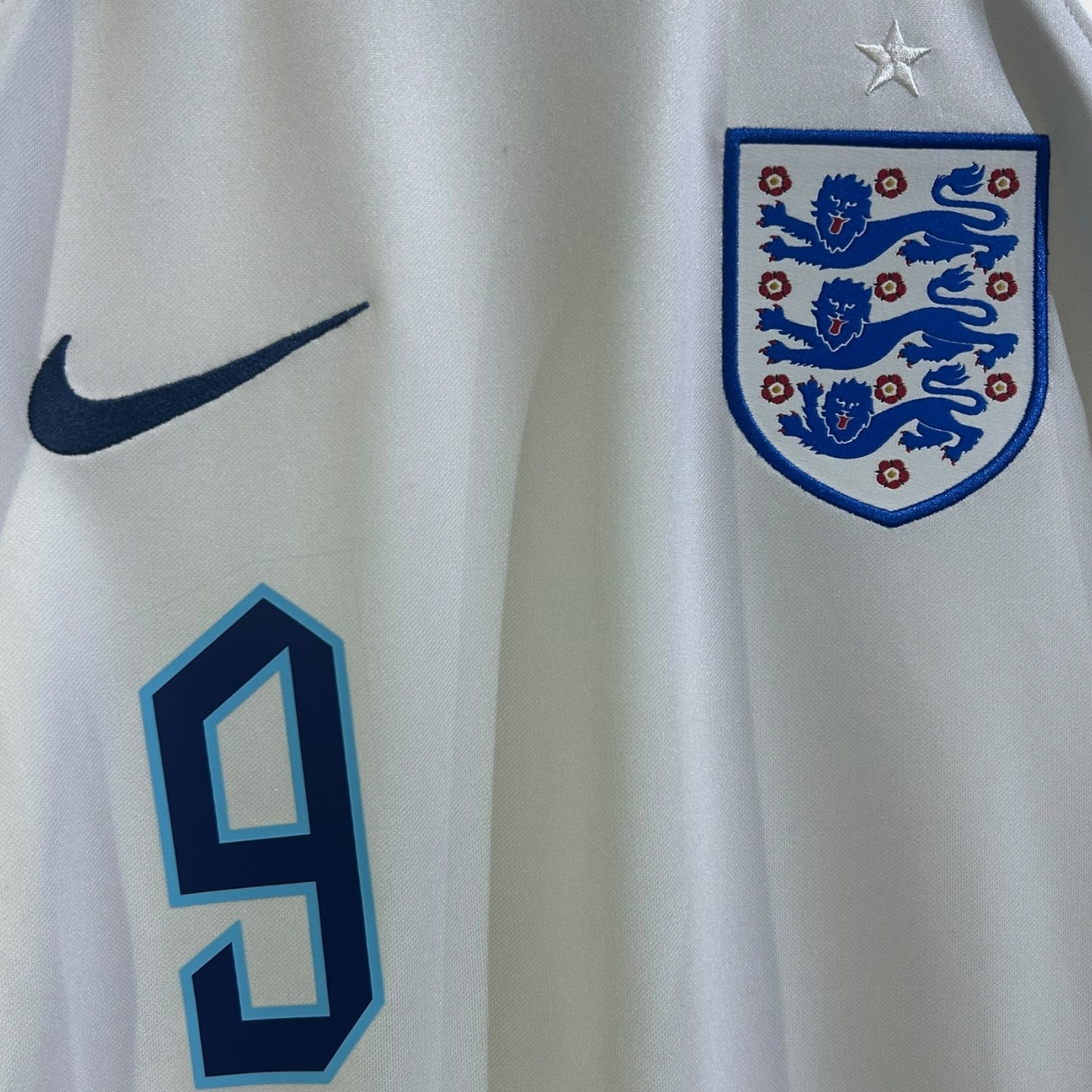 England 2022 Home - Kane 9 (Small)
