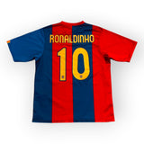 FC Barcelona 2006/07 Home - Ronaldinho 10 (Small)