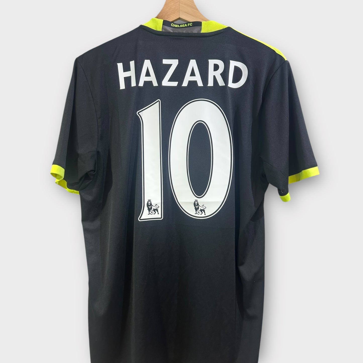 Chelsea 2016/17 Away - Hazard 10 (Medium)