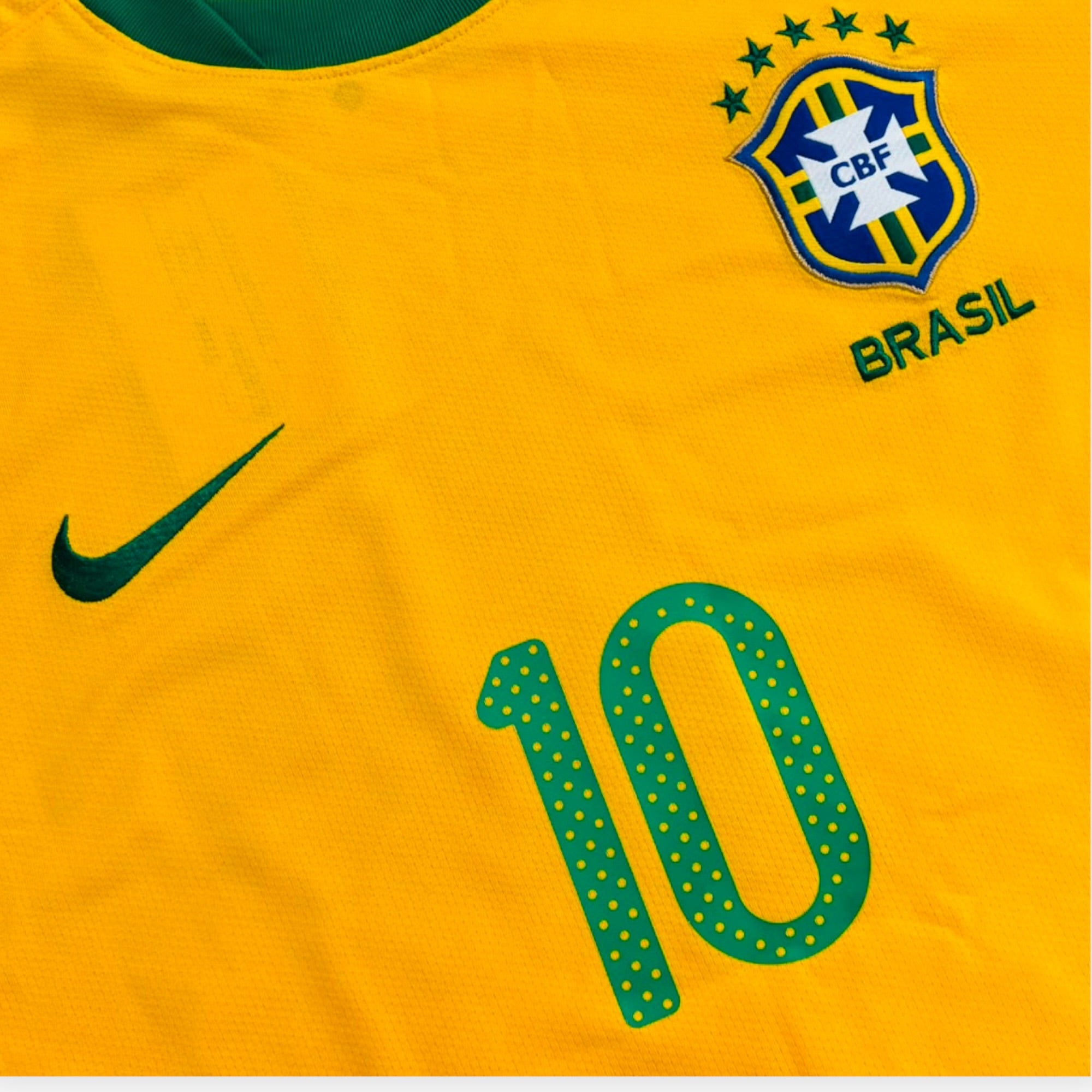 Brazil 2010 Home - Kaká 10 (Medium)