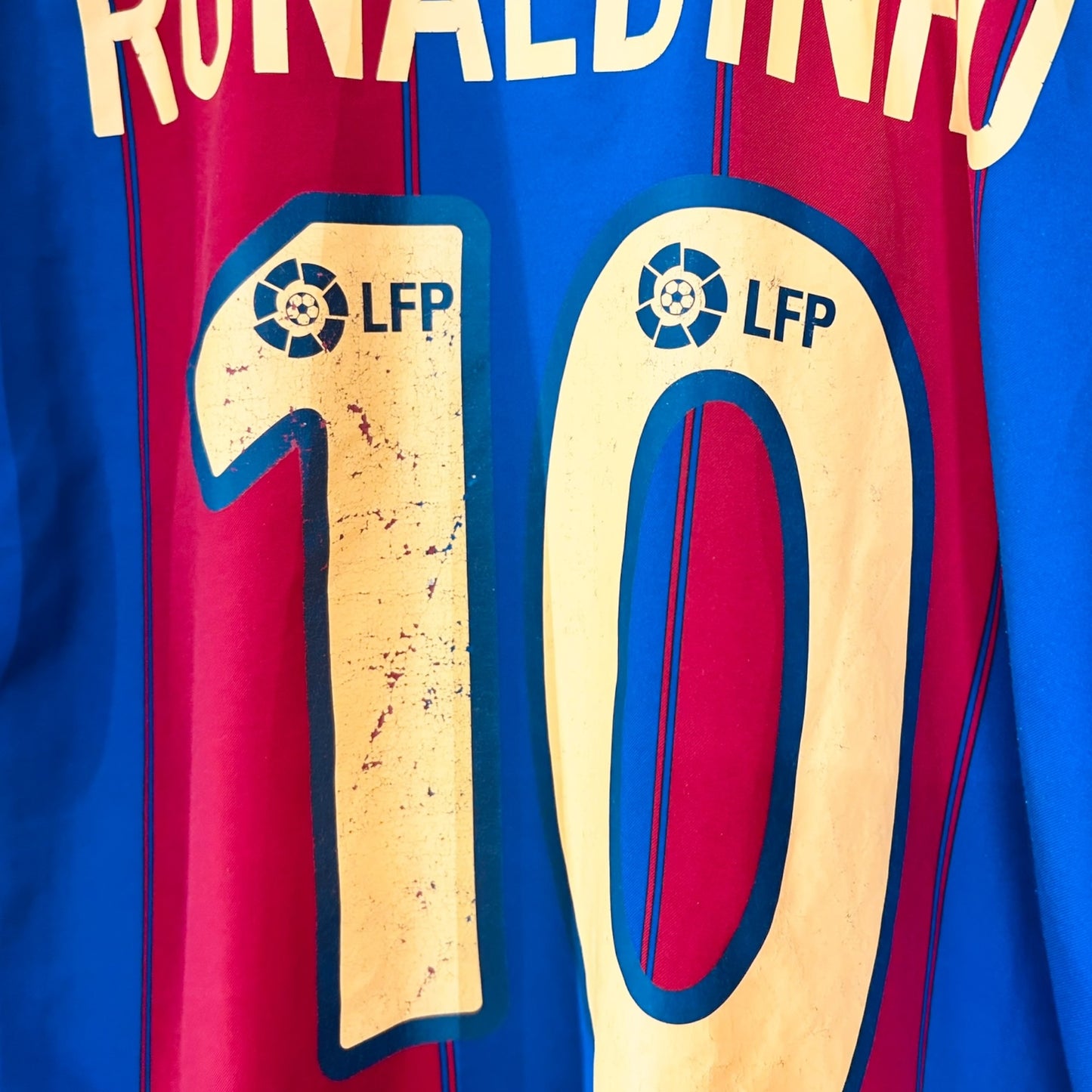 FC Barcelona 2003/04 Home - Ronaldinho 10 (XL)