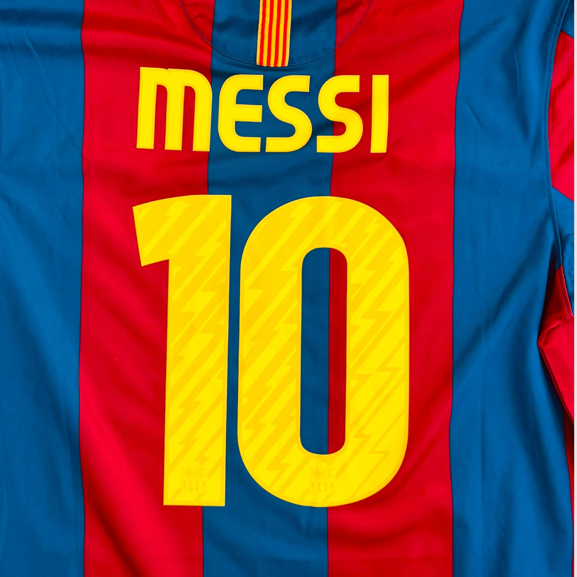 FC Barcelona 2010/11 Home - Messi 10 (Large)