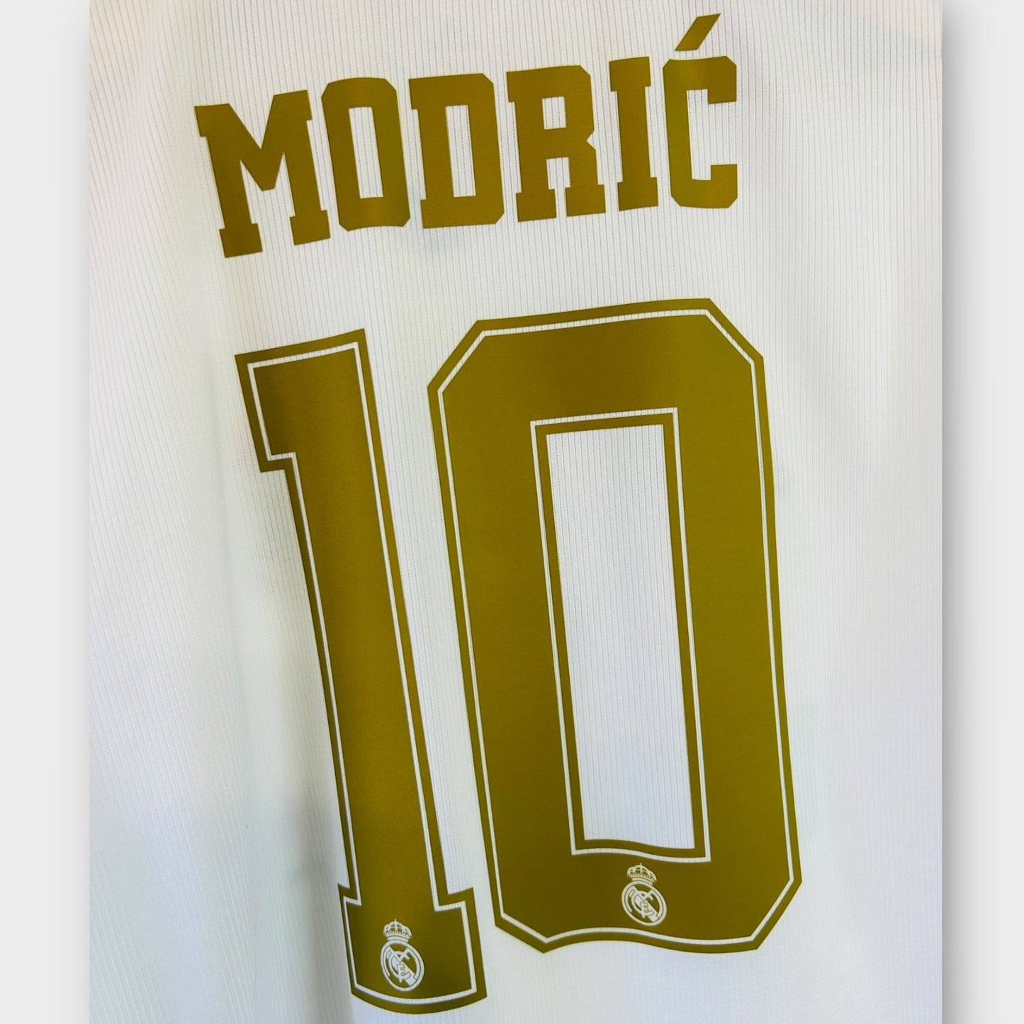Real Madrid 2019/20 Home - Modric 10 (Medium)