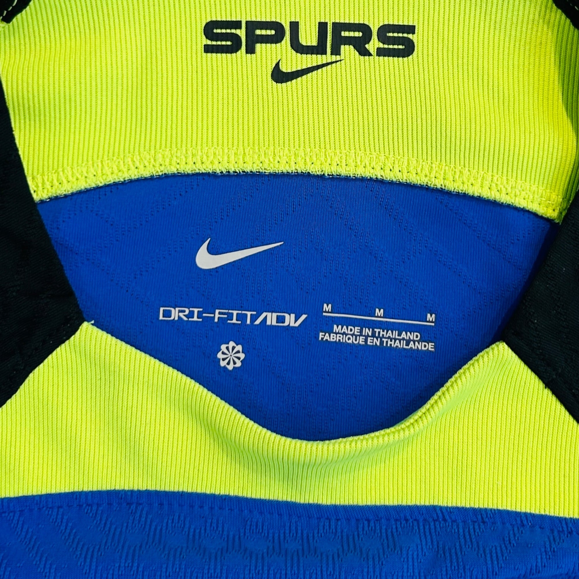 Tottenham Hotspur 2022/23 Away Player Version- Kane 9 (Medium)