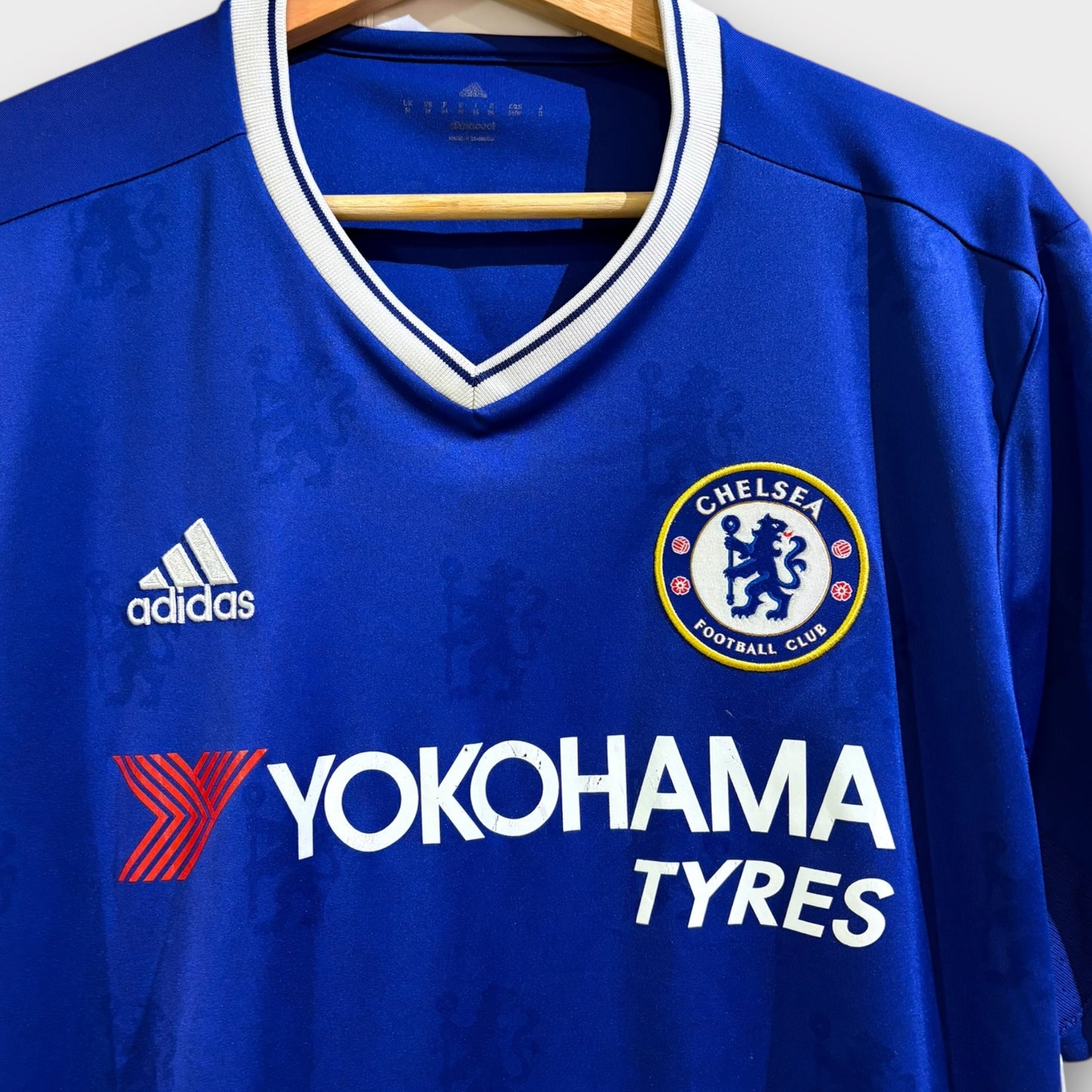 Chelsea 2016/17 Home - Hazard 10 (Medium)