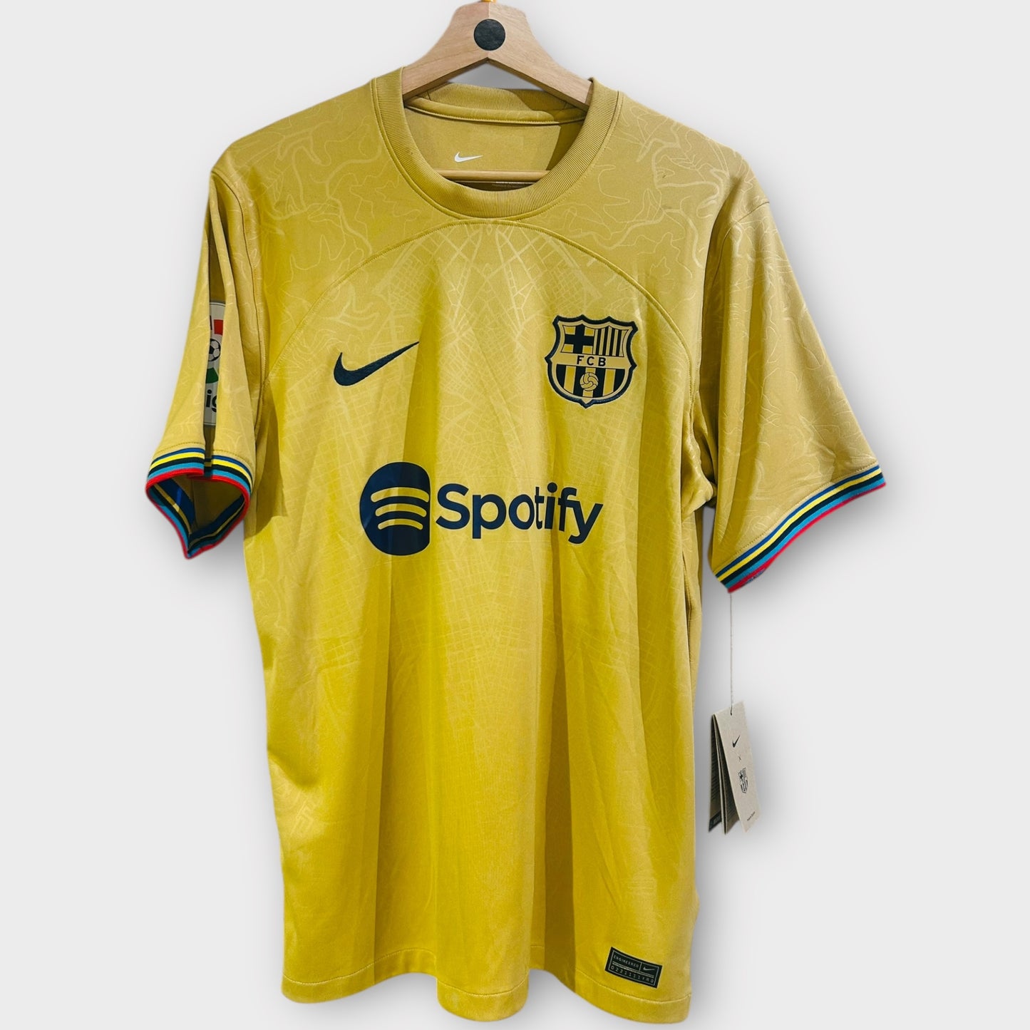 FC Barcelona 2022/23 Away & Shorts - Gavi 6 (Medium)