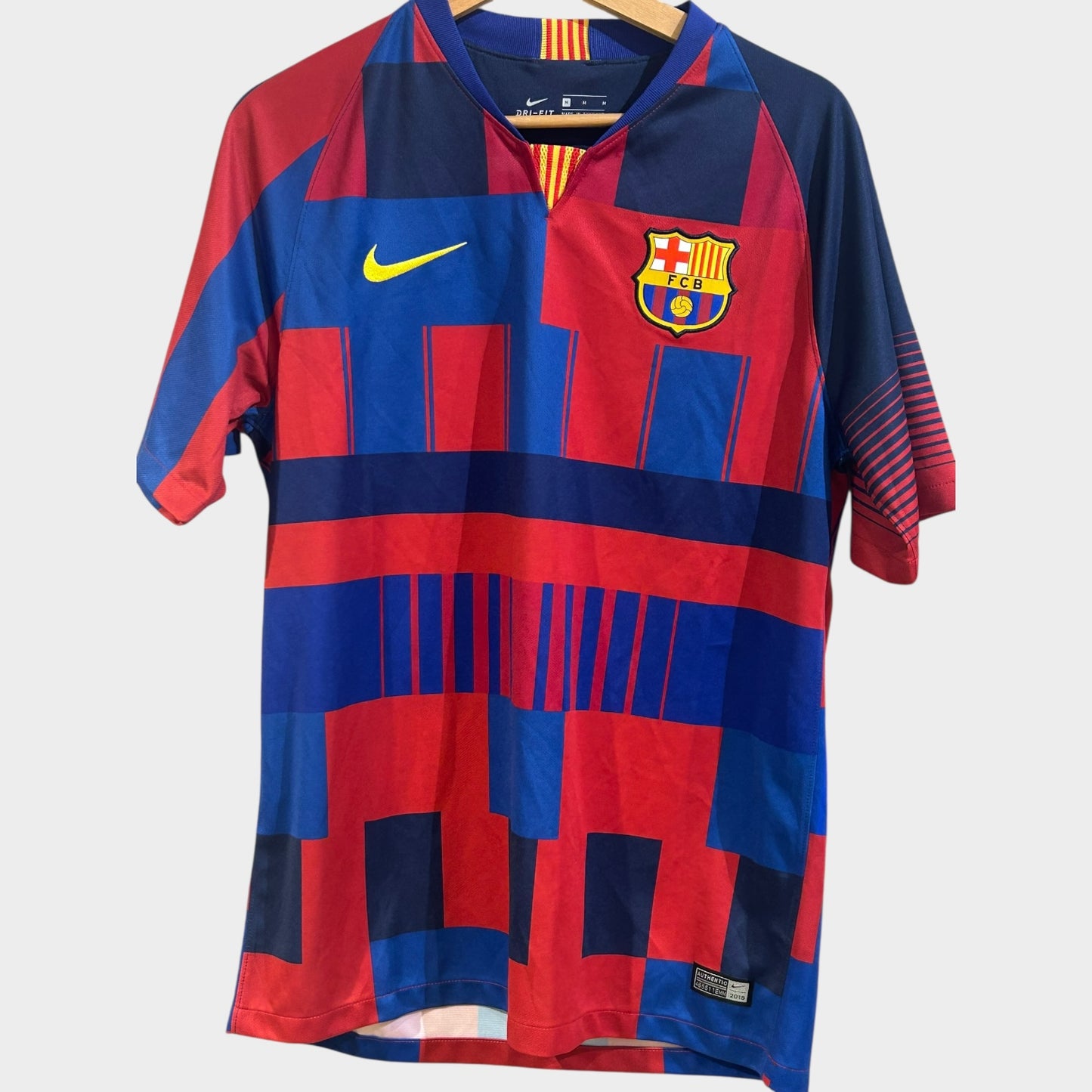 FC Barcelona 2018 Nike 20 Year Anniversary - Messi 10 (Medium)