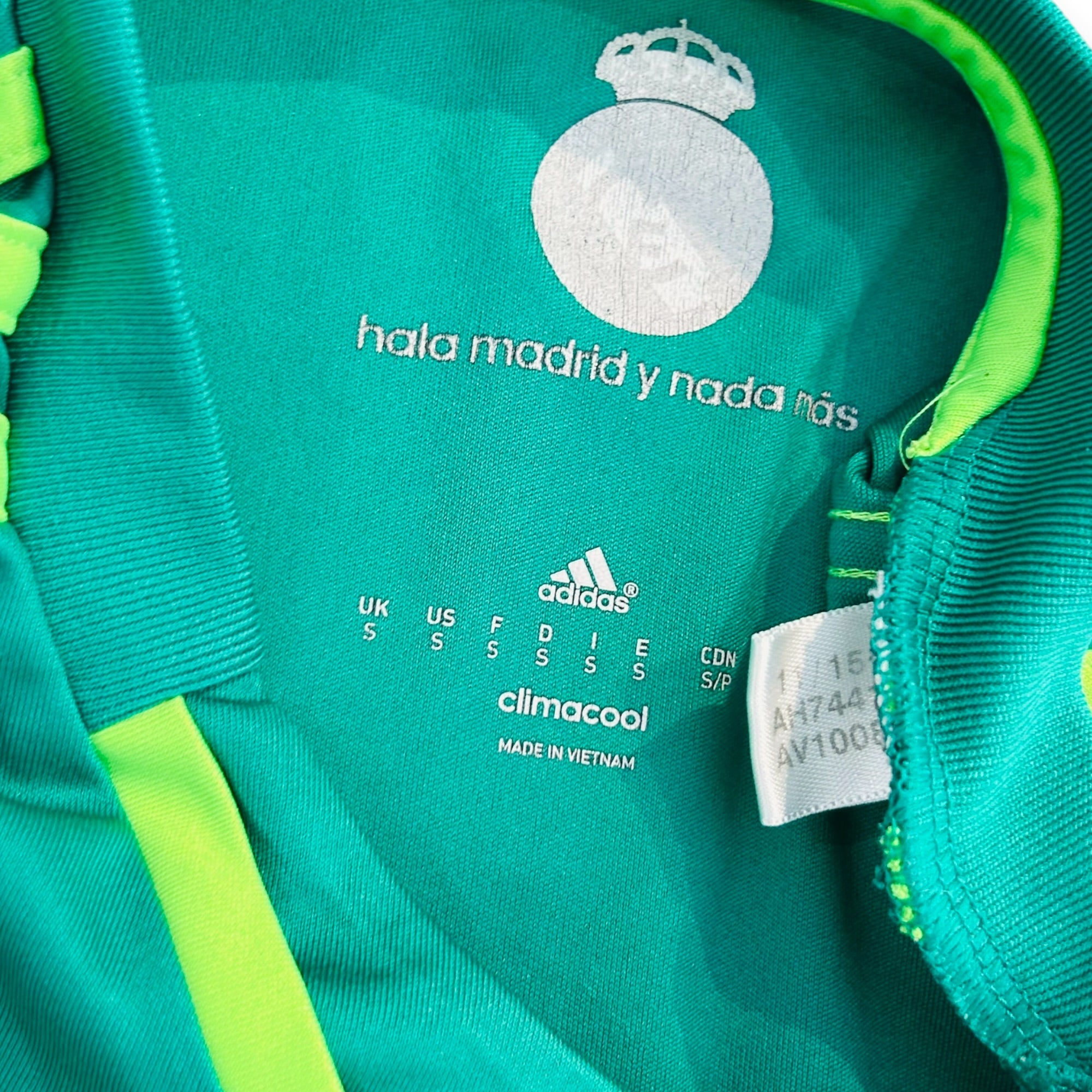 Real Madrid 2015/16 GK (Small)