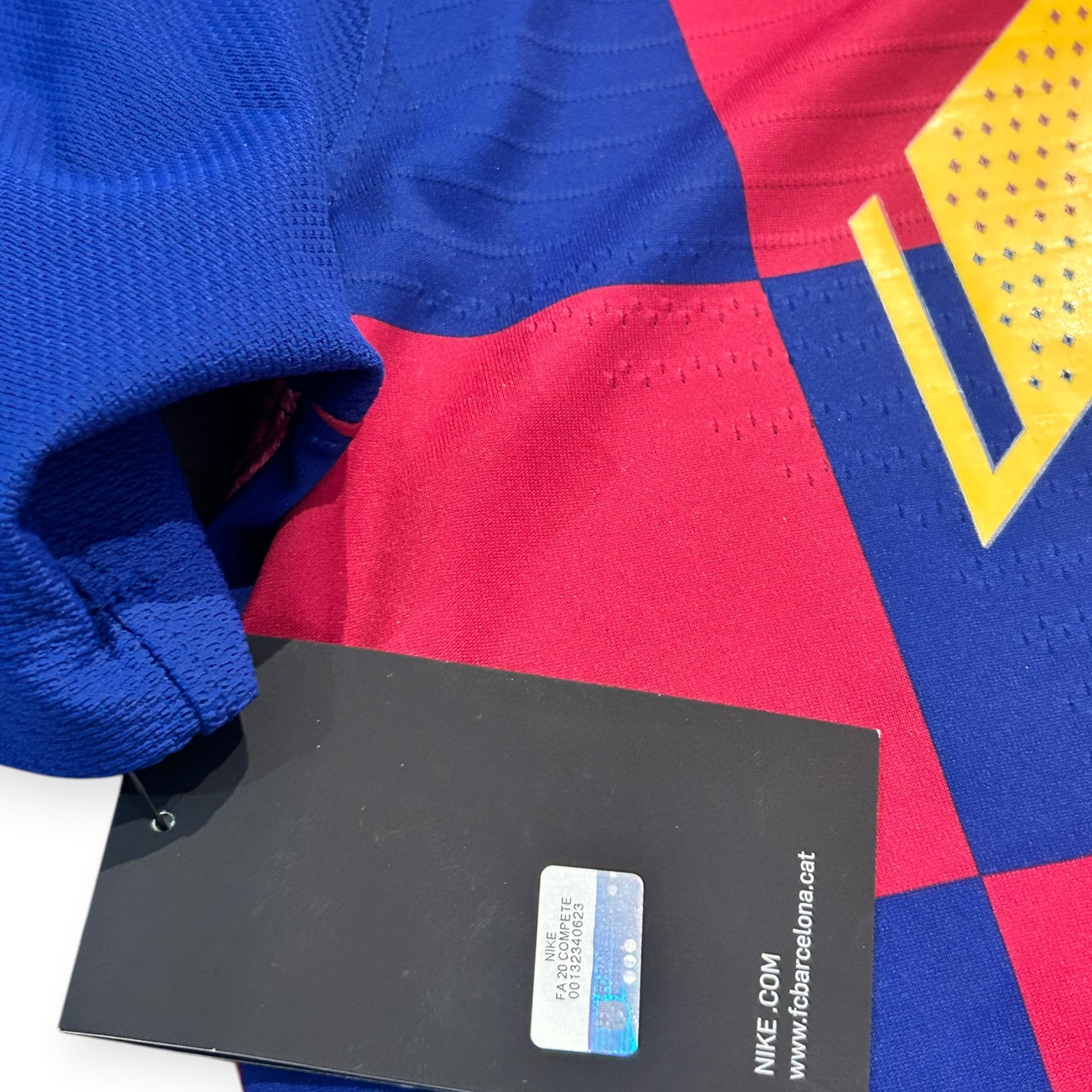 FC Barcelona 2019/20 Home Player Version - Messi 10 *Brand New* (Large) - KITLAUNCH