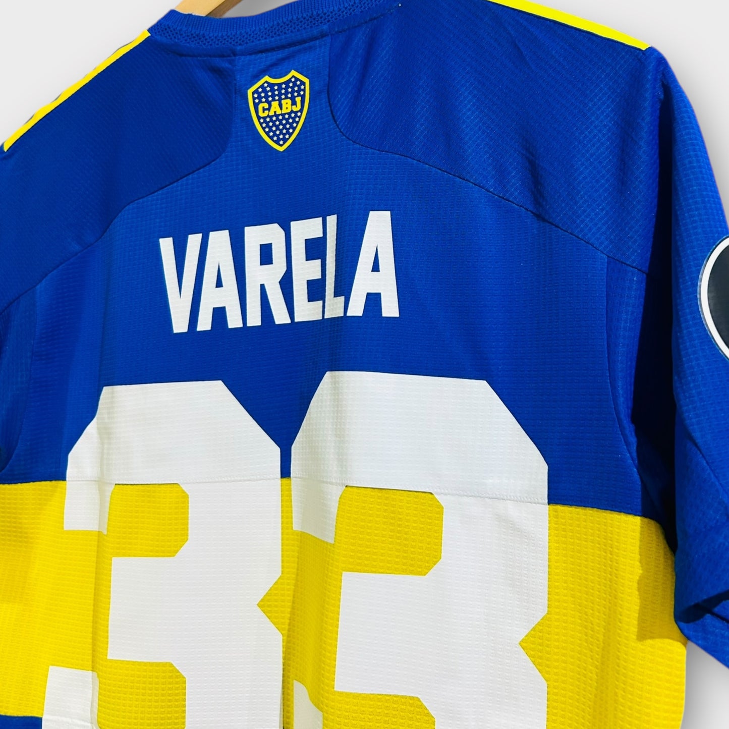 Boca Juniors 2022 Heat RDY Home Shirt - Varela 33 (Small)