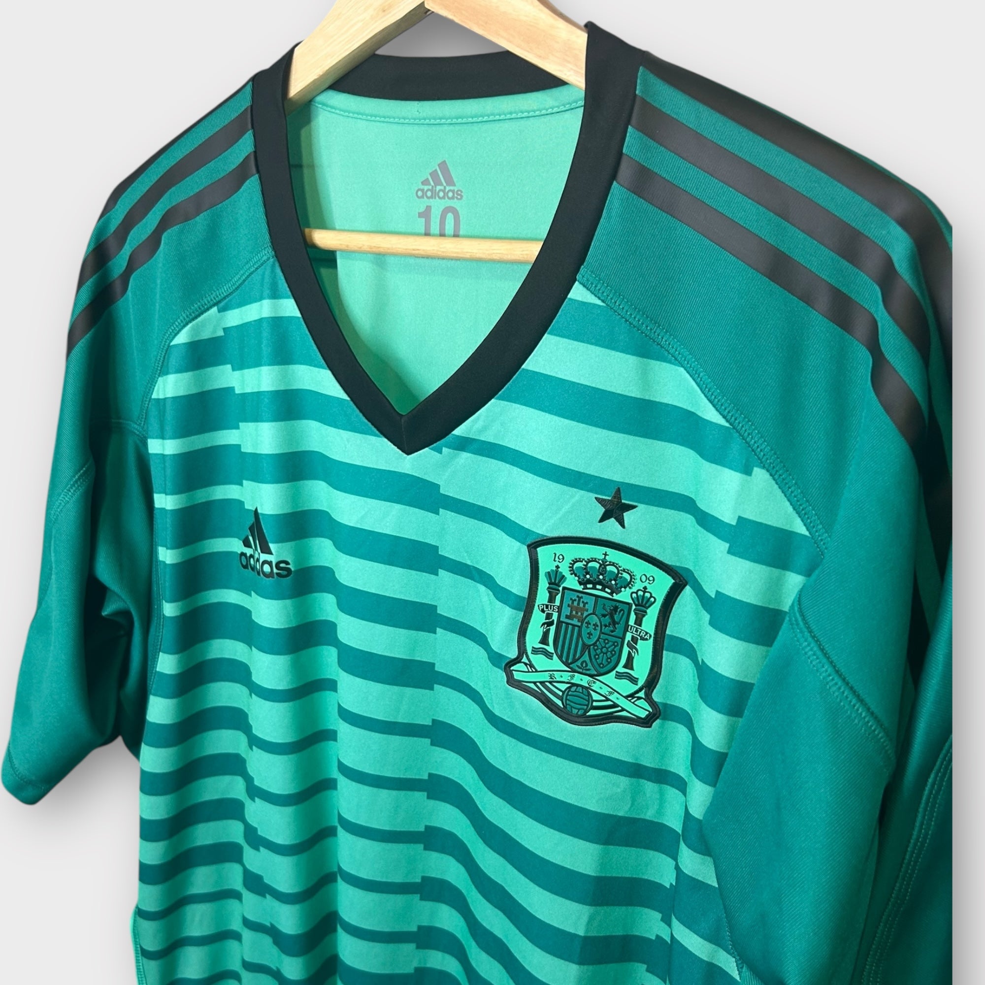 Spain 2018 GK Kit Room Version (XL) - KITLAUNCH