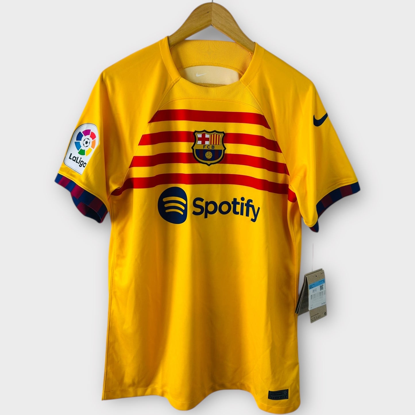FC Barcelona 2022/25 4th - Cubarsí 33 (Medium)