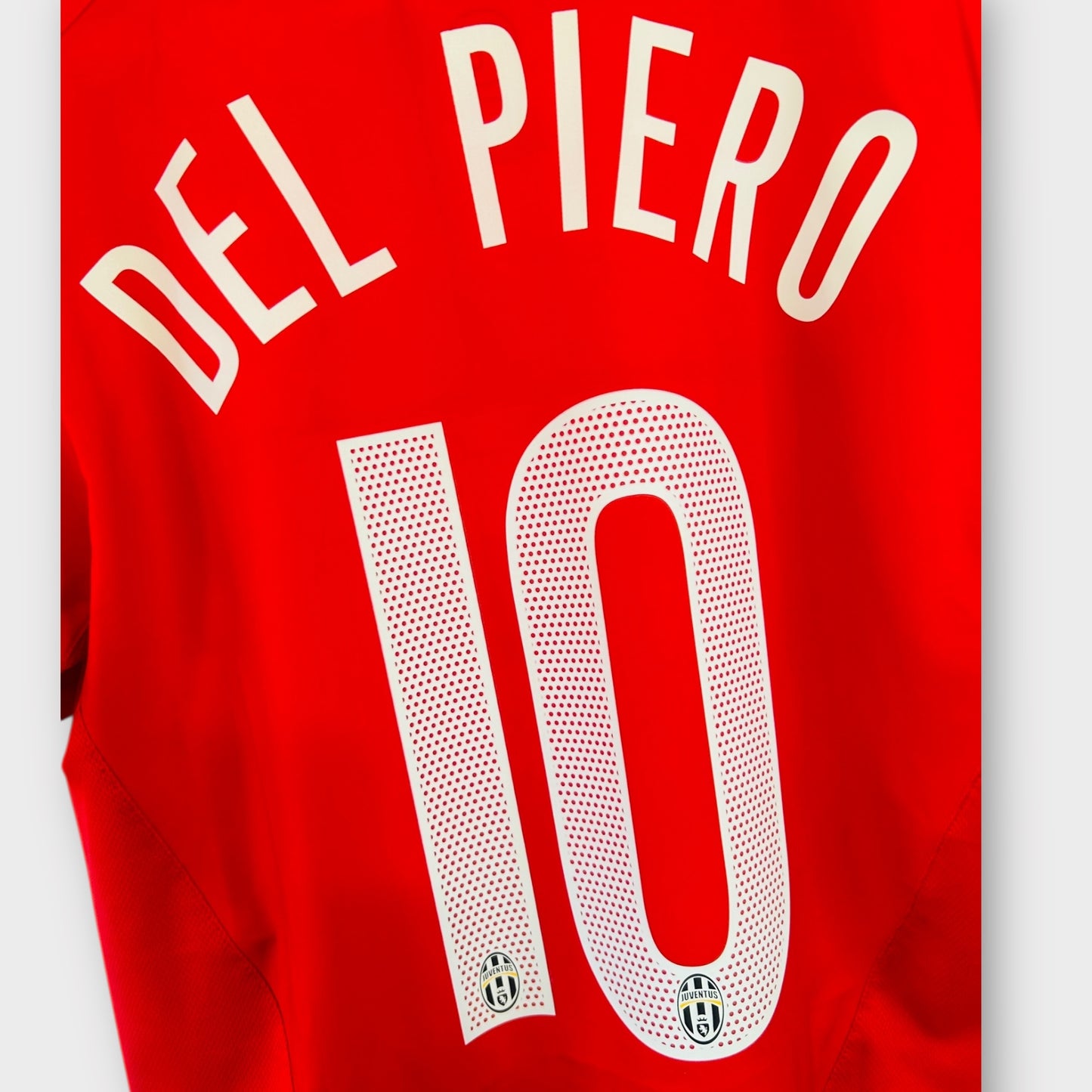 Juventus FC 2005/06 Away - Del Piero 10 (Small) + Shorts (Medium)