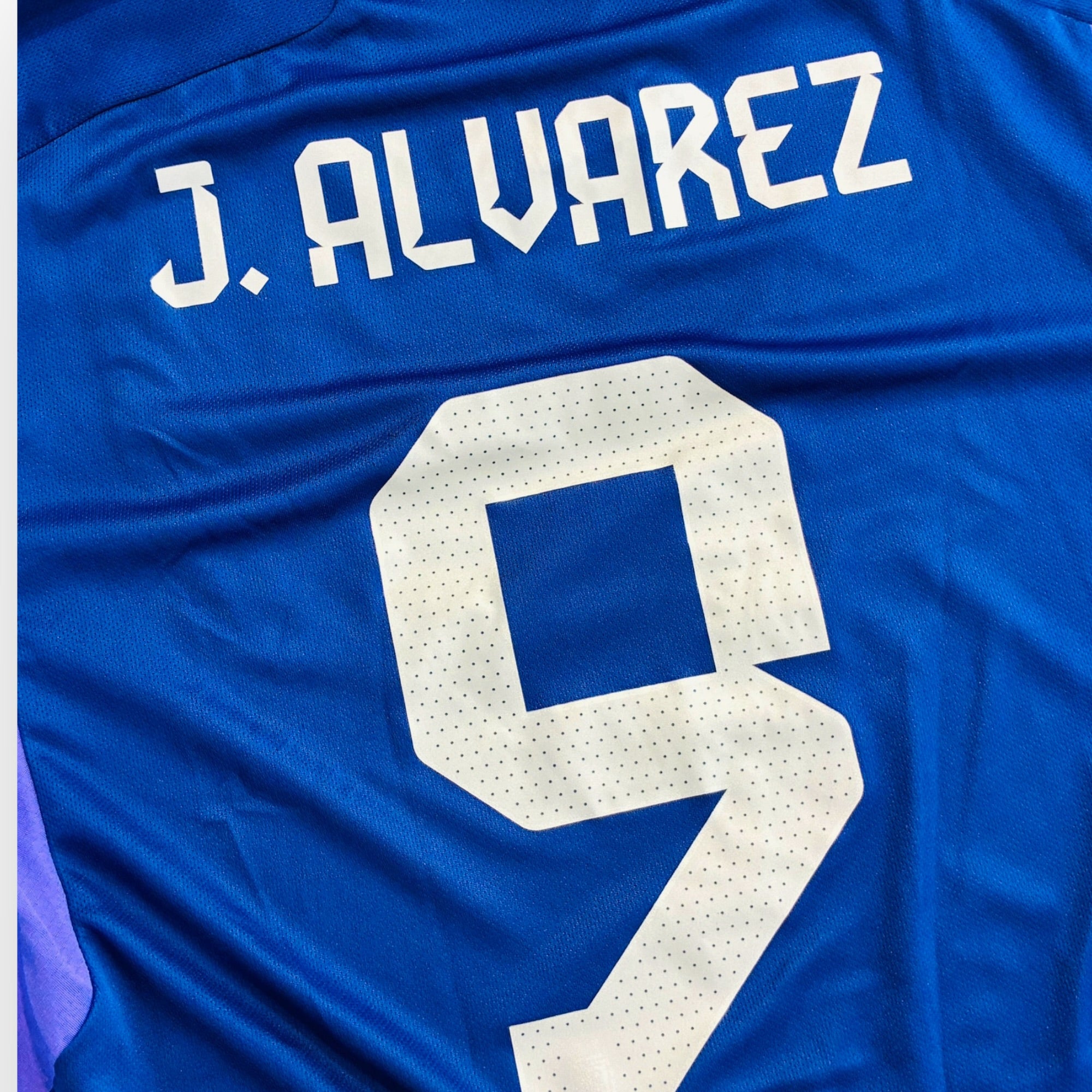 Argentina 2022 Away - J Alvarez 9 (Large)